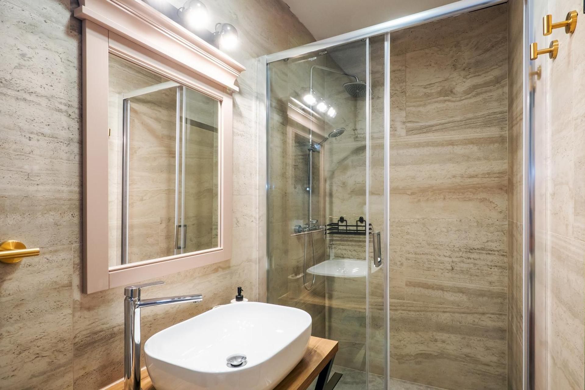 Triple Room with Private Bathroom