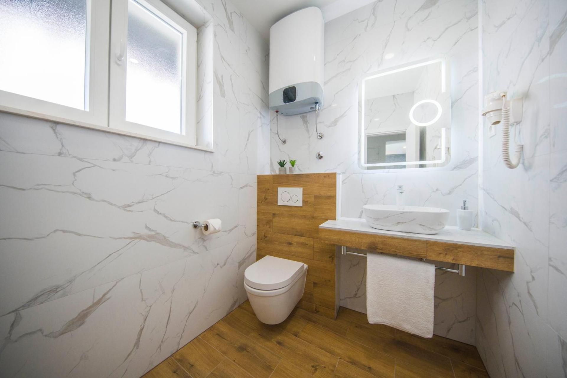 Split Central Luxury Studios