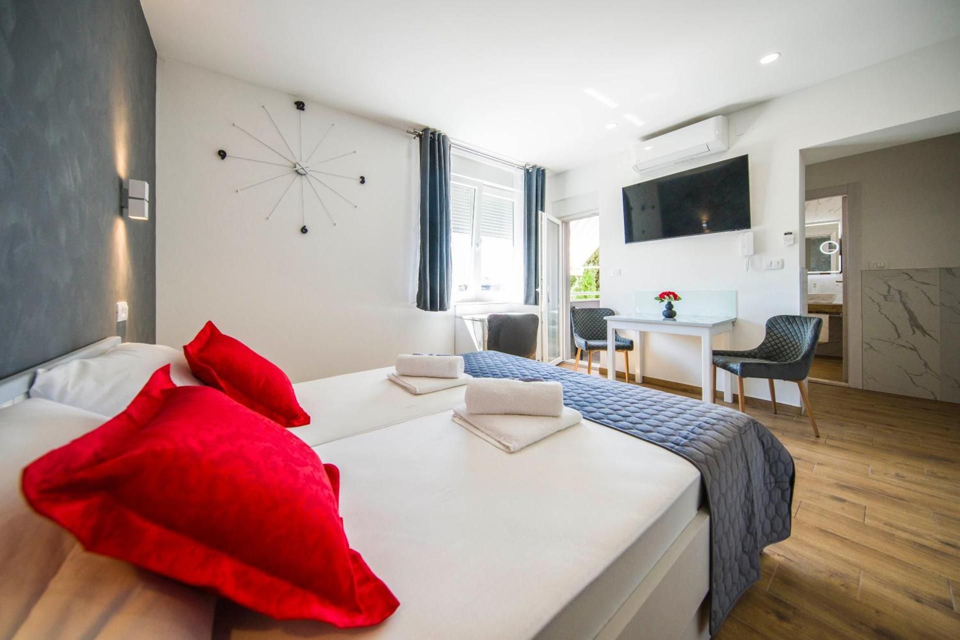 Split Central Luxury Studios