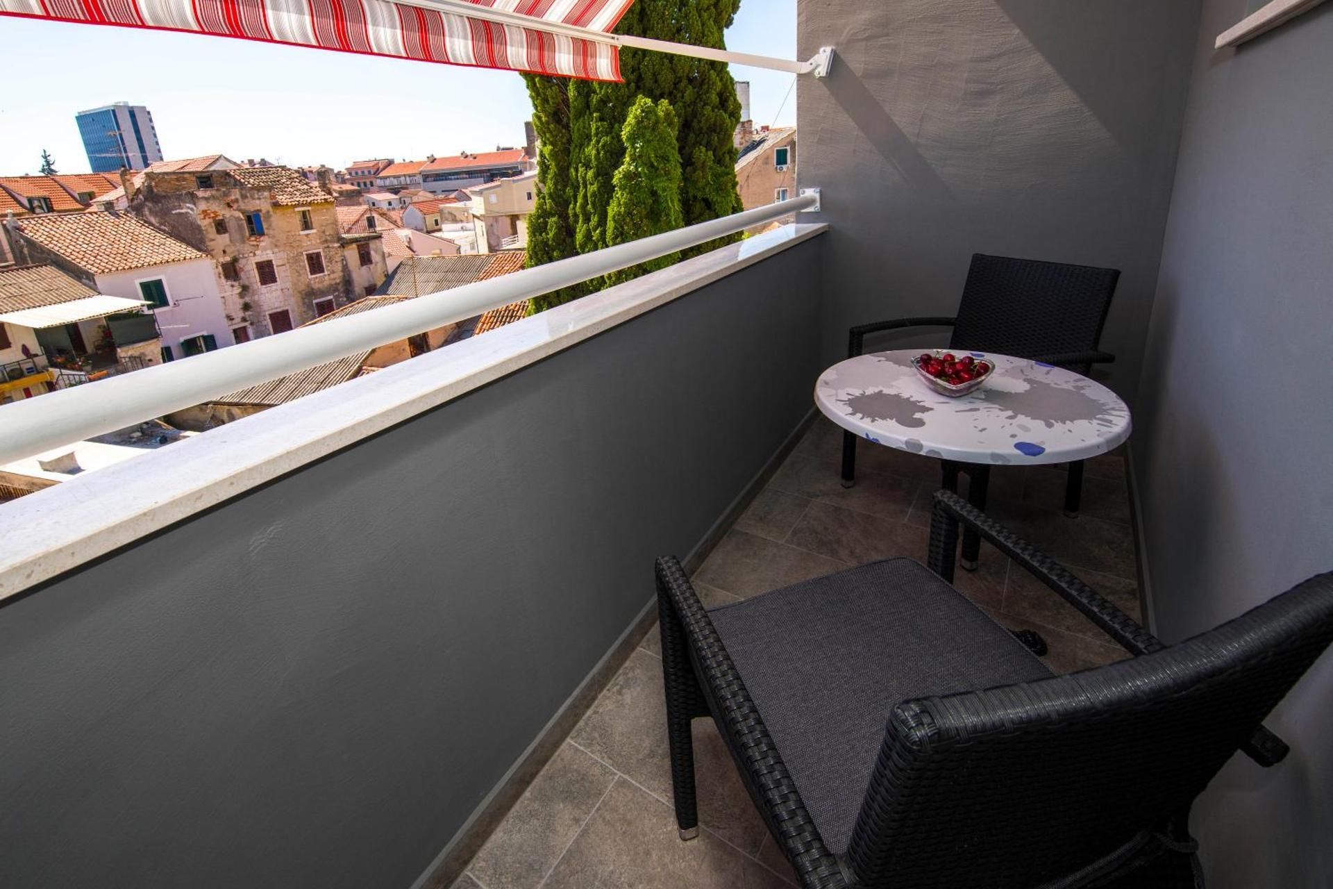 Split Central Luxury Studios