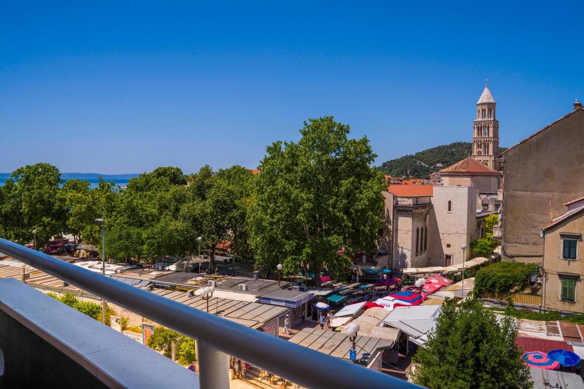 Split Central Luxury Studios