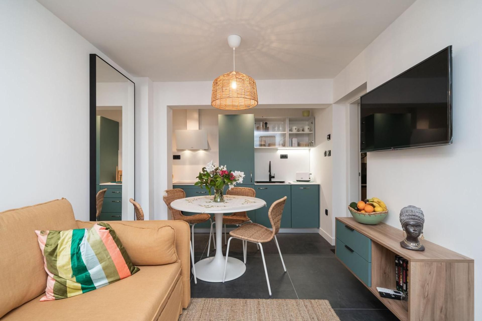One-Bedroom Apartment