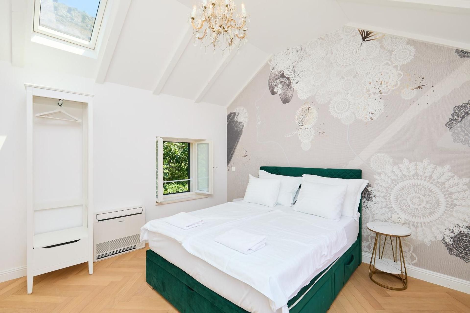Large Double Room