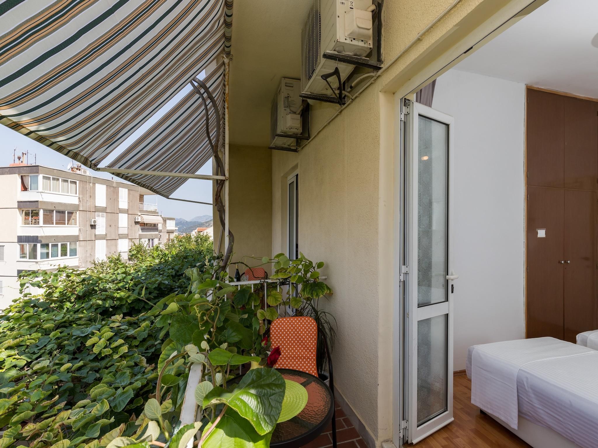 Guest House Bradas- Twin Room with Shared Bathroom No4