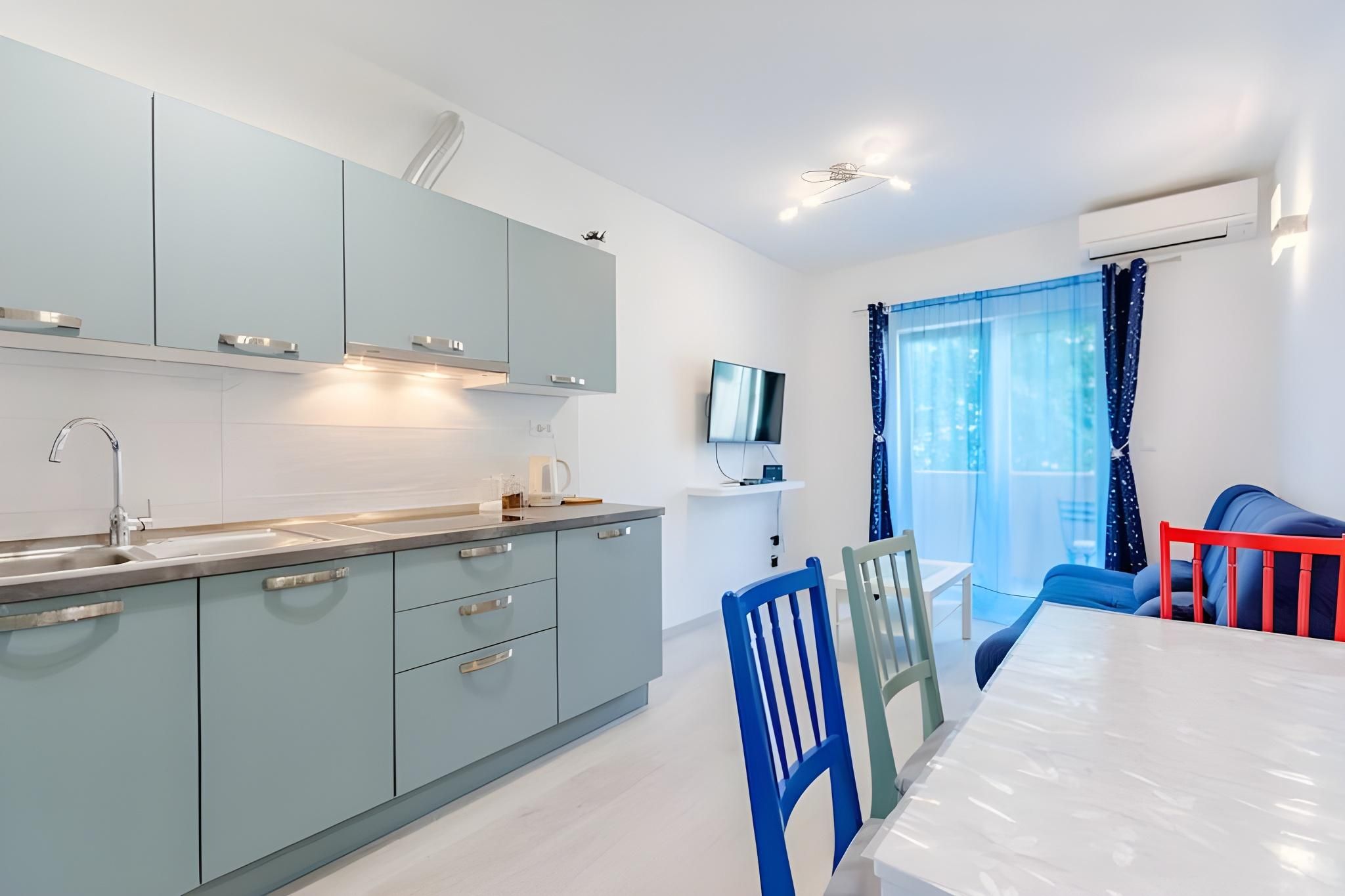 Apartment Karlo - Two Bedroom Apartment with Balcony Matanic
