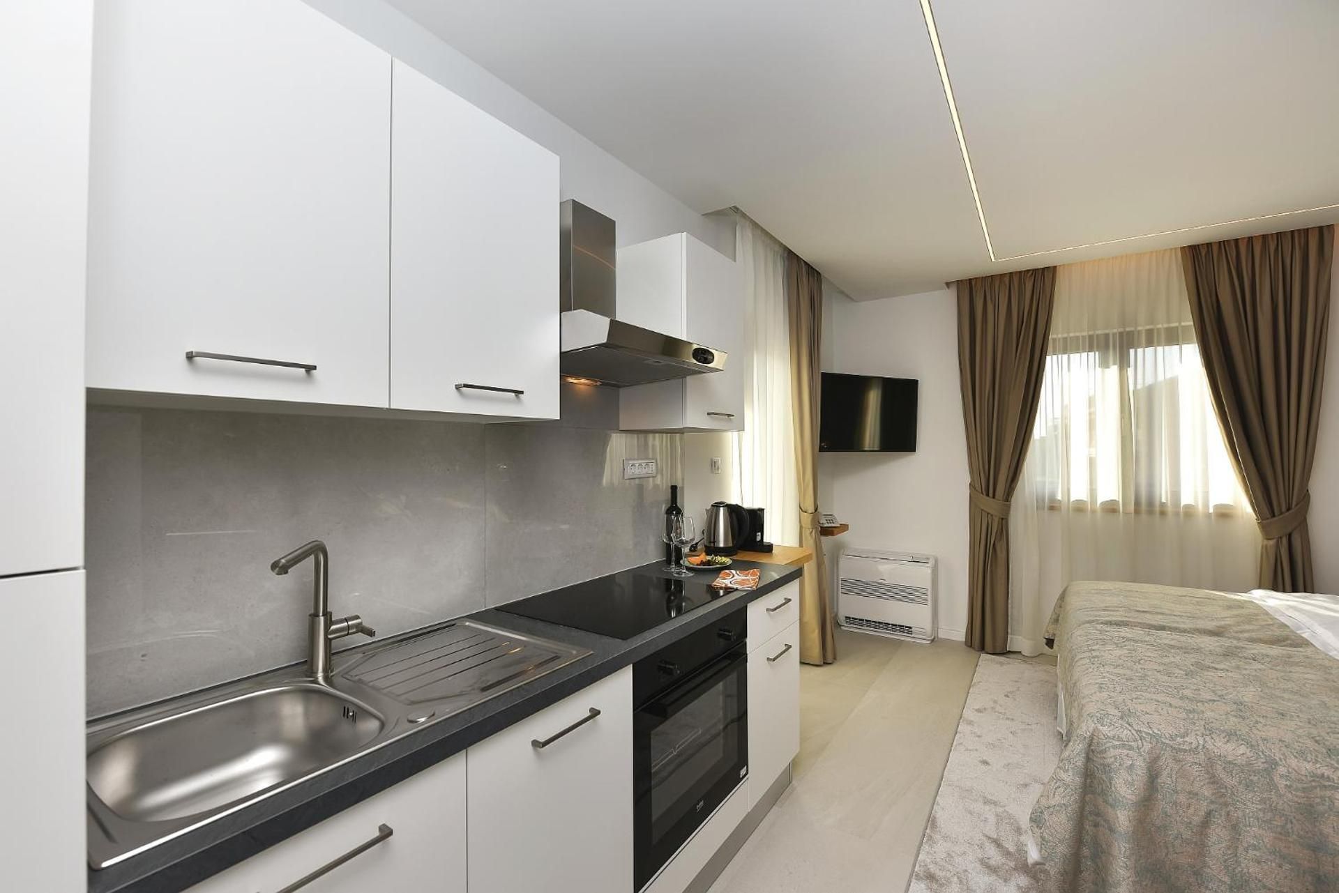 Studio Apartment