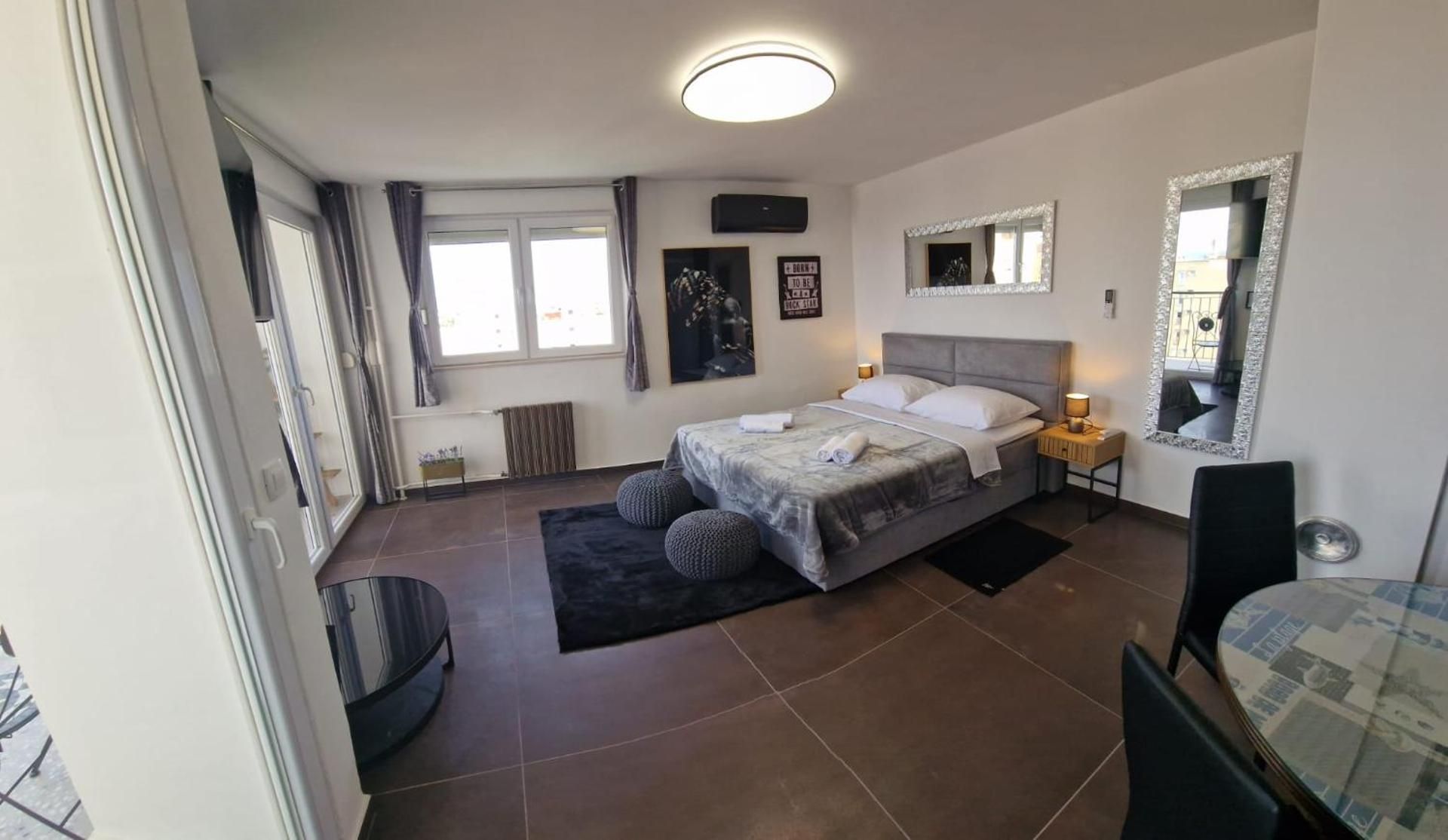 Deluxe Studio with Balcony