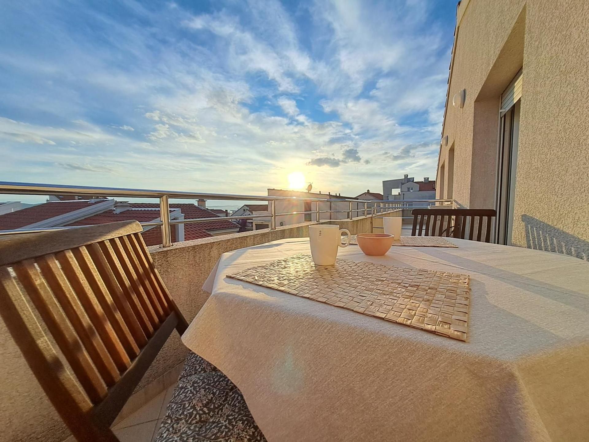 One-Bedroom Apartment - Sea Side