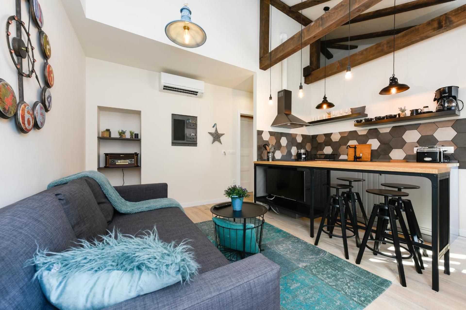 Superior One-Bedroom Apartment