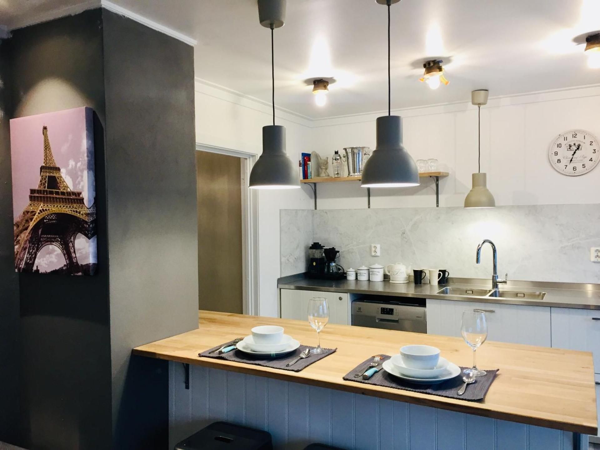DELUXE APARTMENT