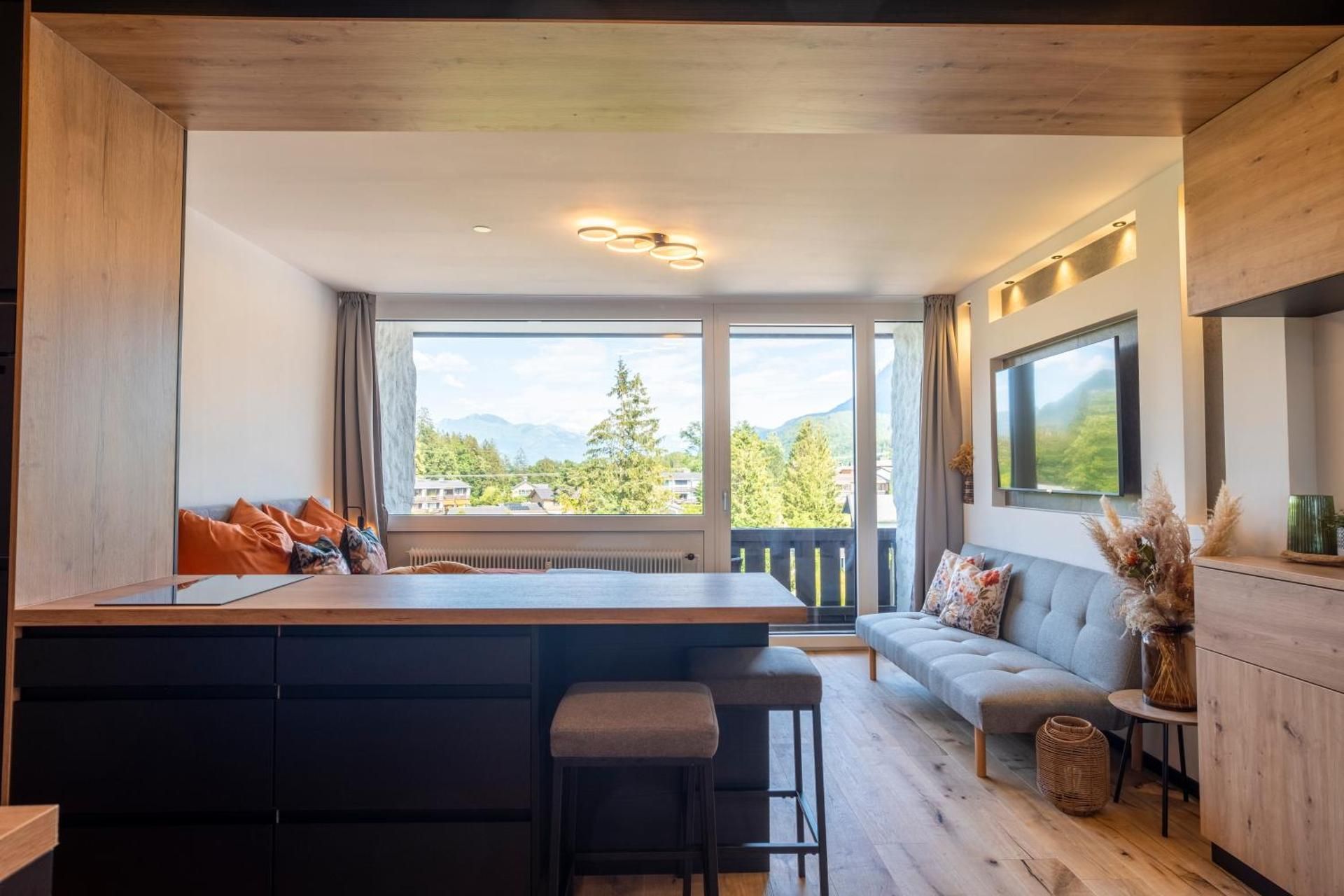 One-Bedroom Apartment