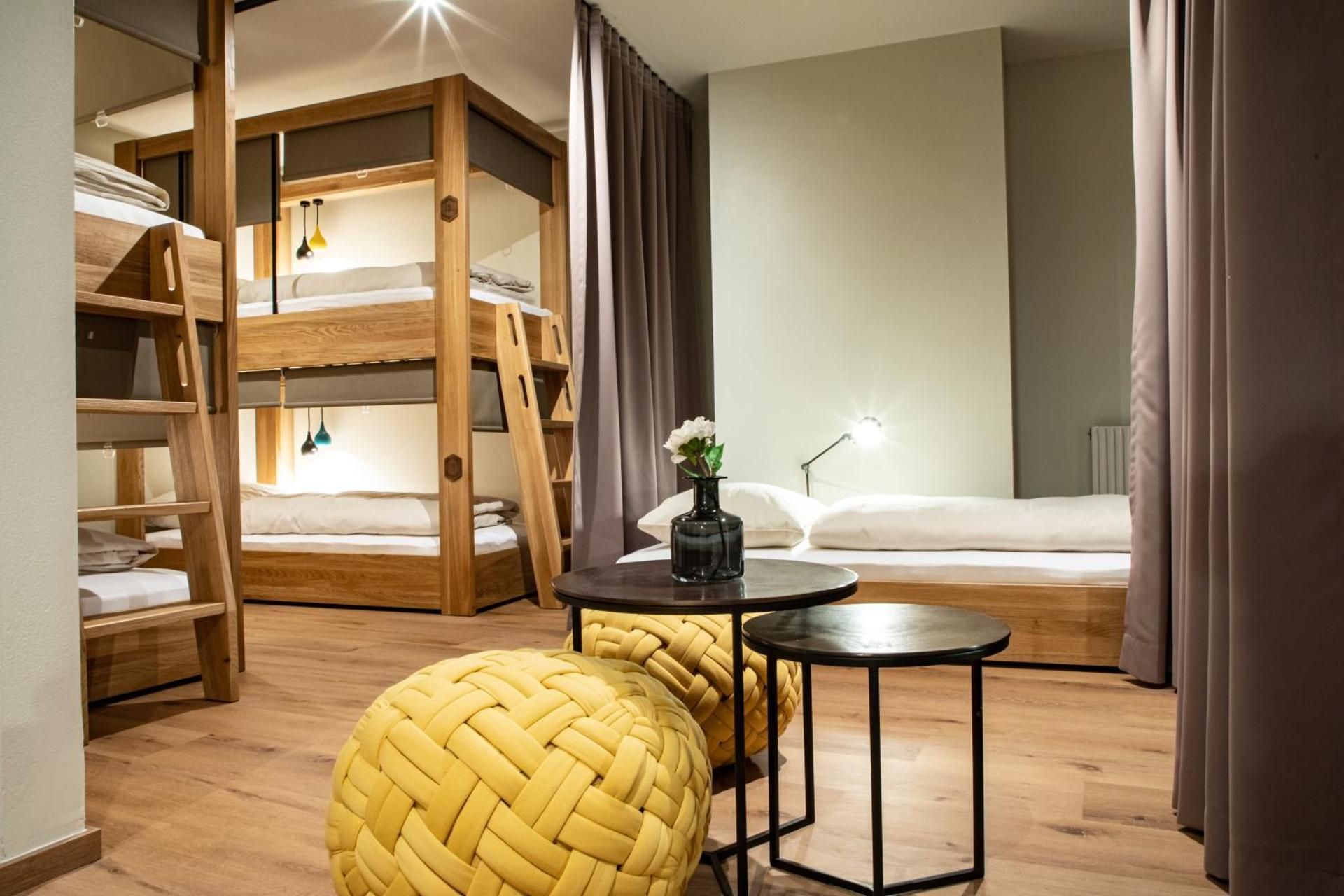 Single Bed in Male Dormitory Room (9 Adults)