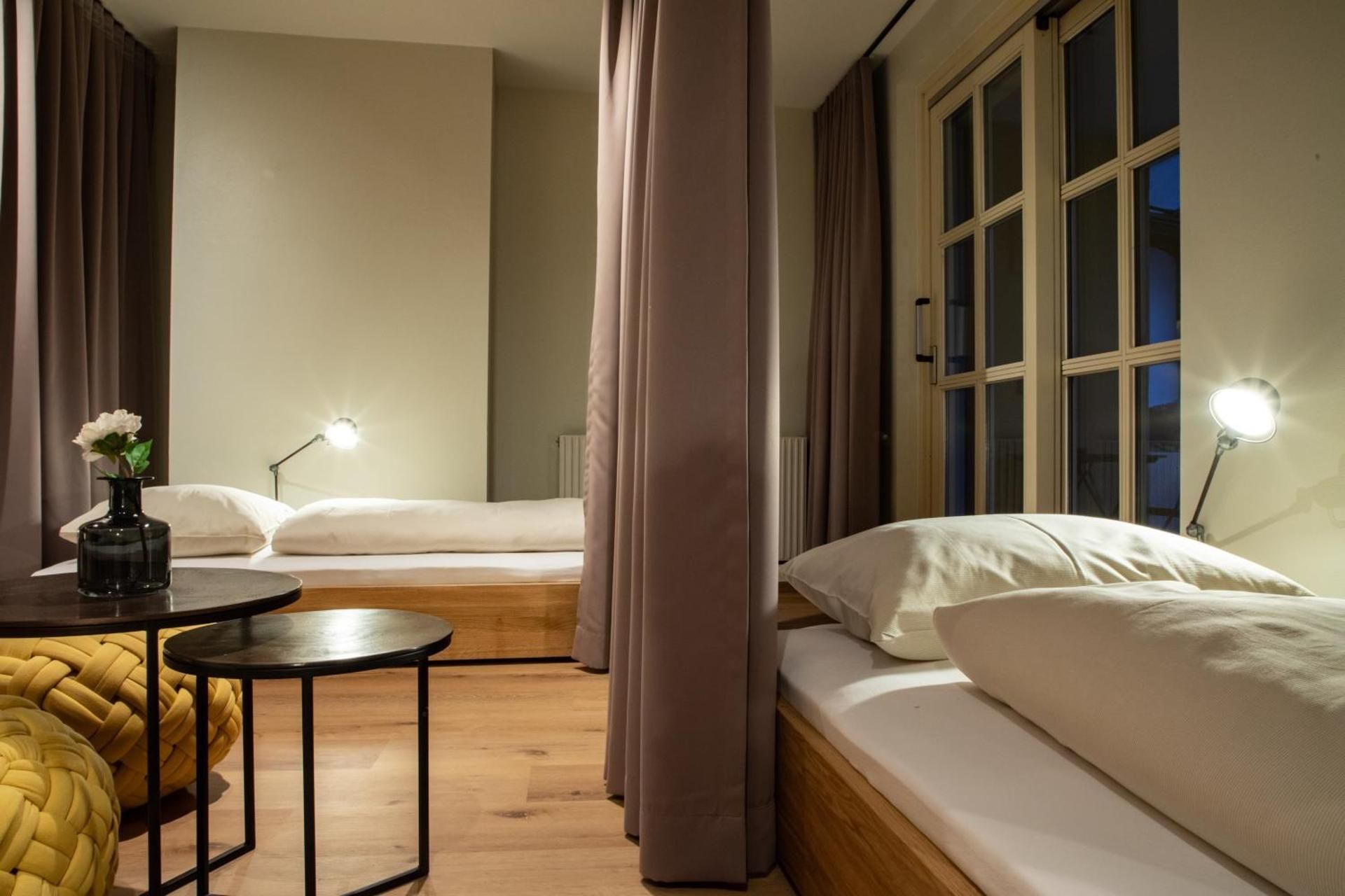 Single Bed in Male Dormitory Room (9 Adults)