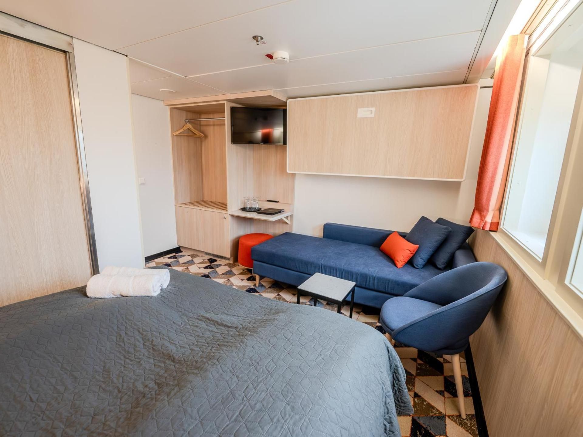 Commodore Class Cabin