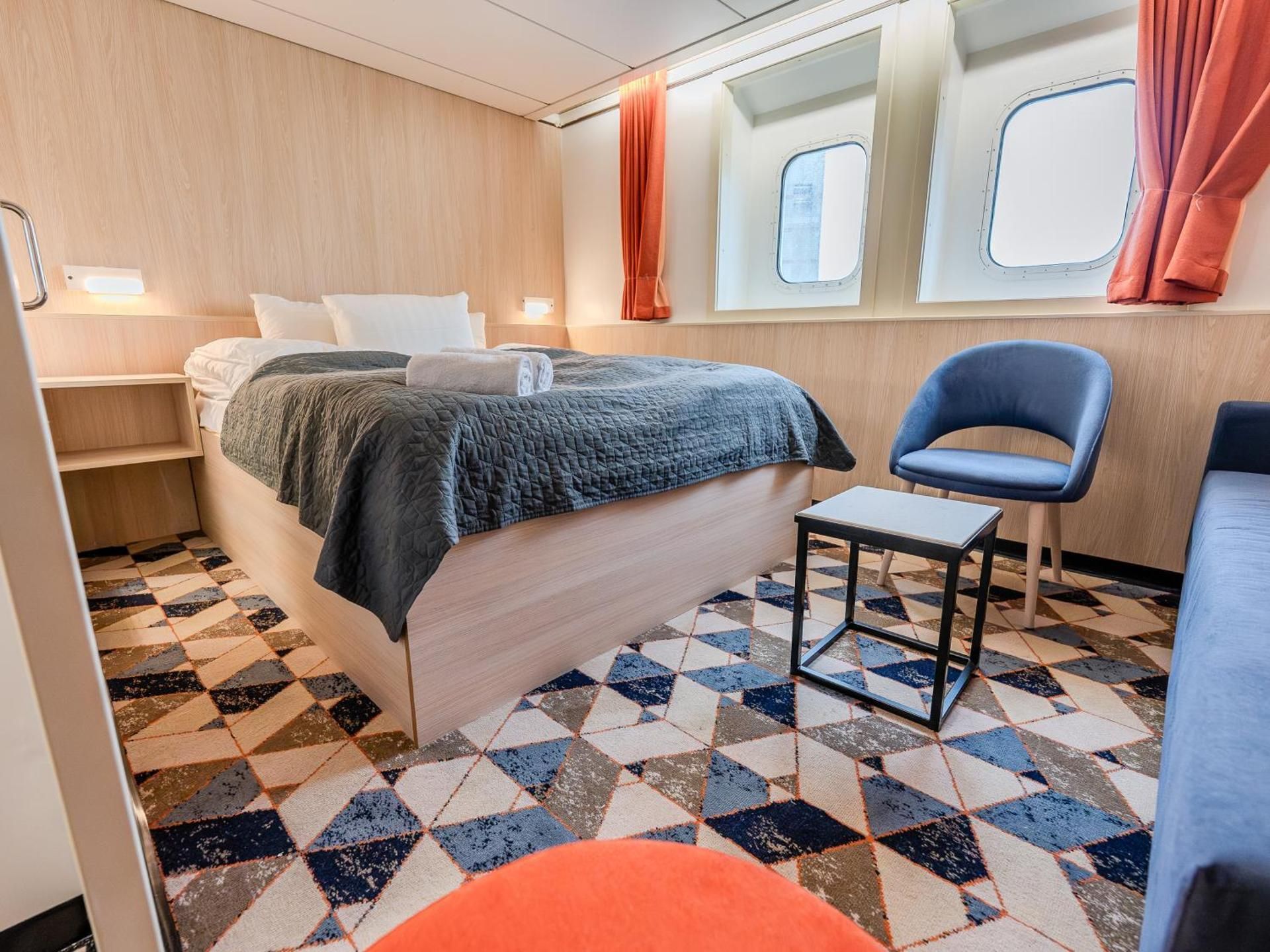 Commodore Class Cabin