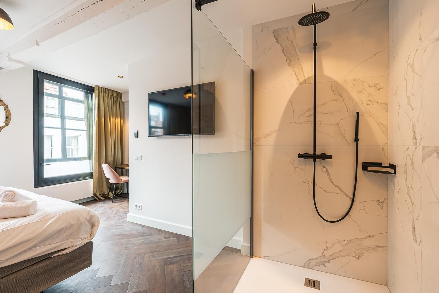 De Bij Middelbrug Large Double Room