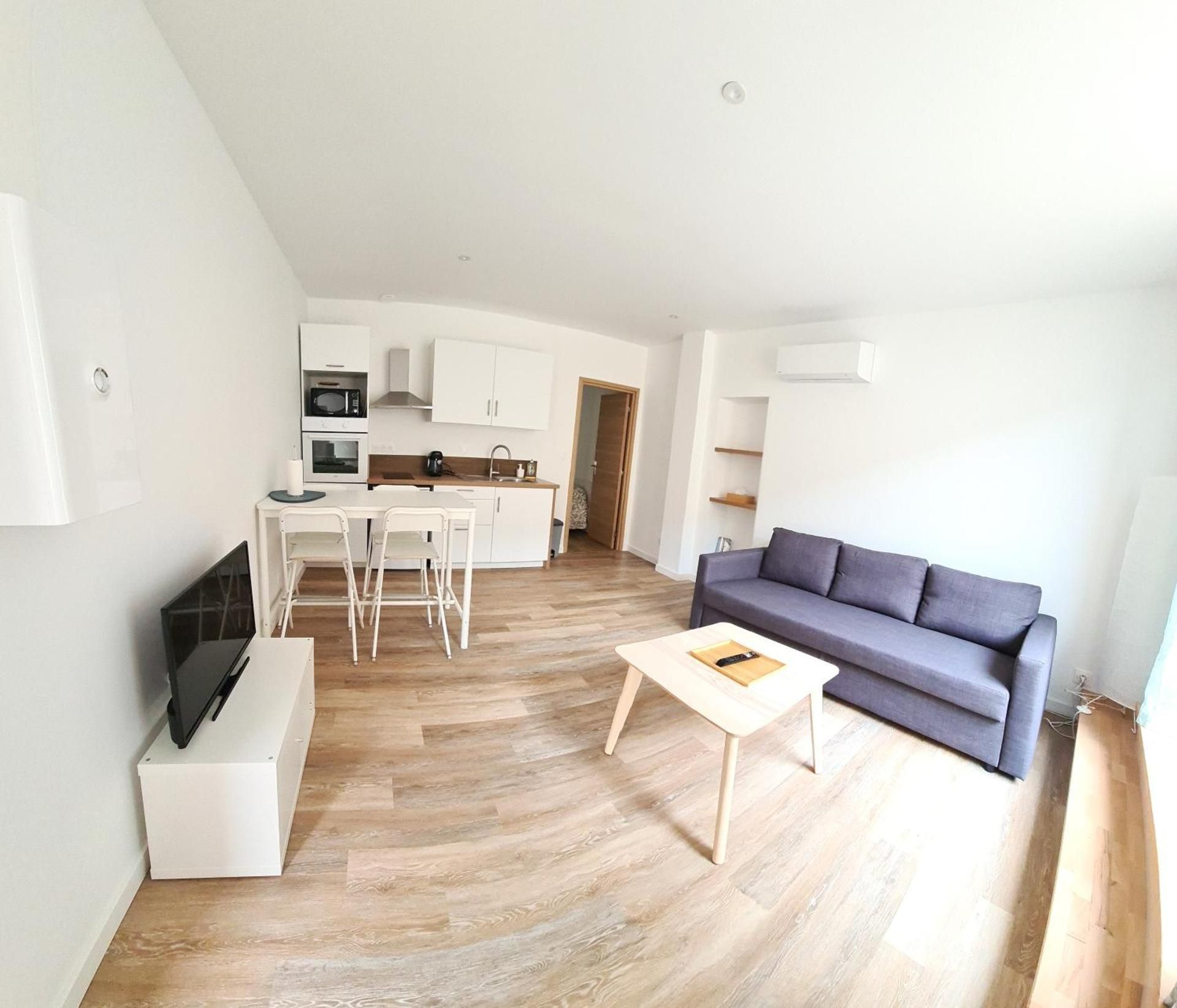 One-Bedroom Apartment