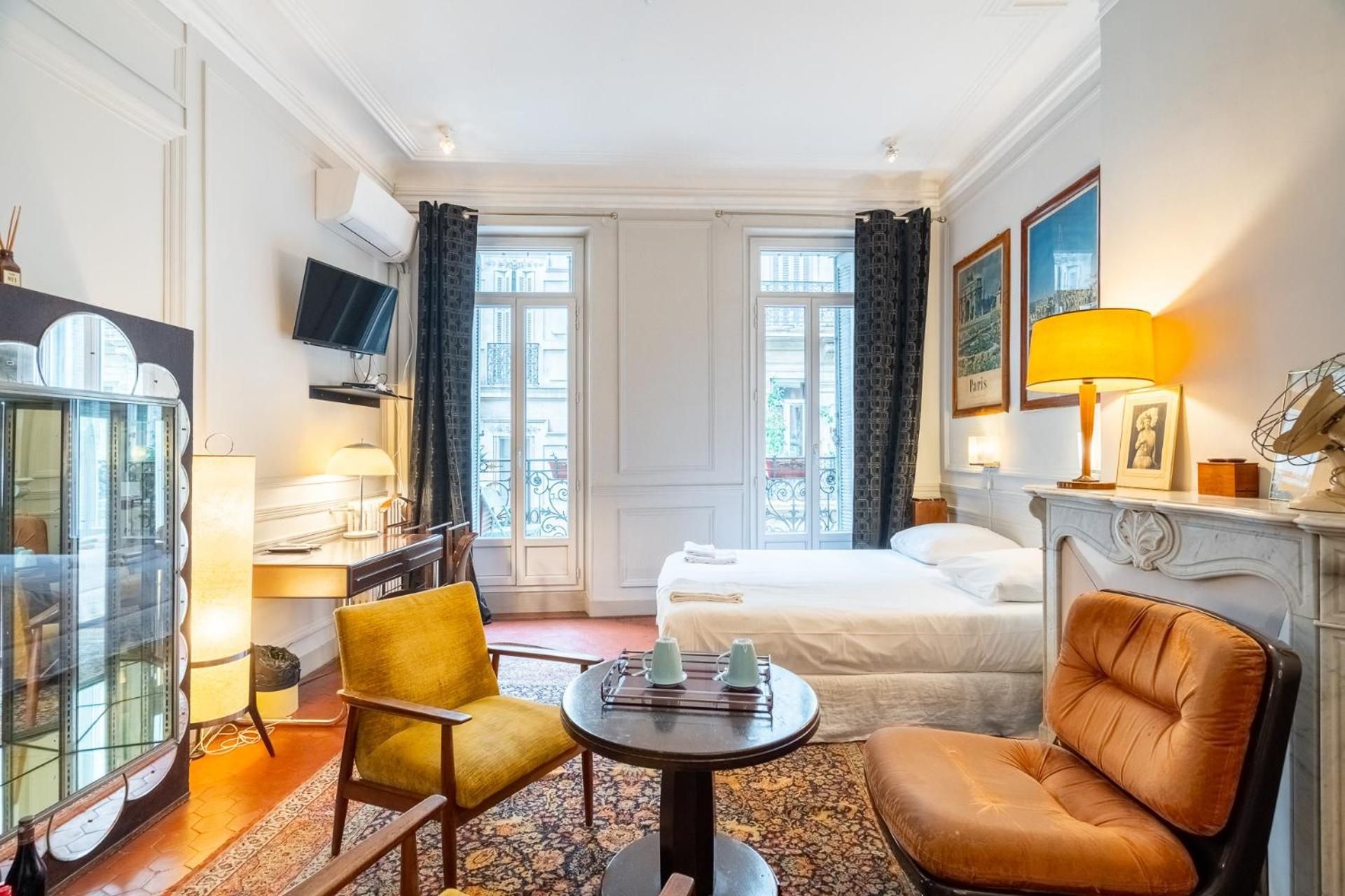 Deluxe Queen Room