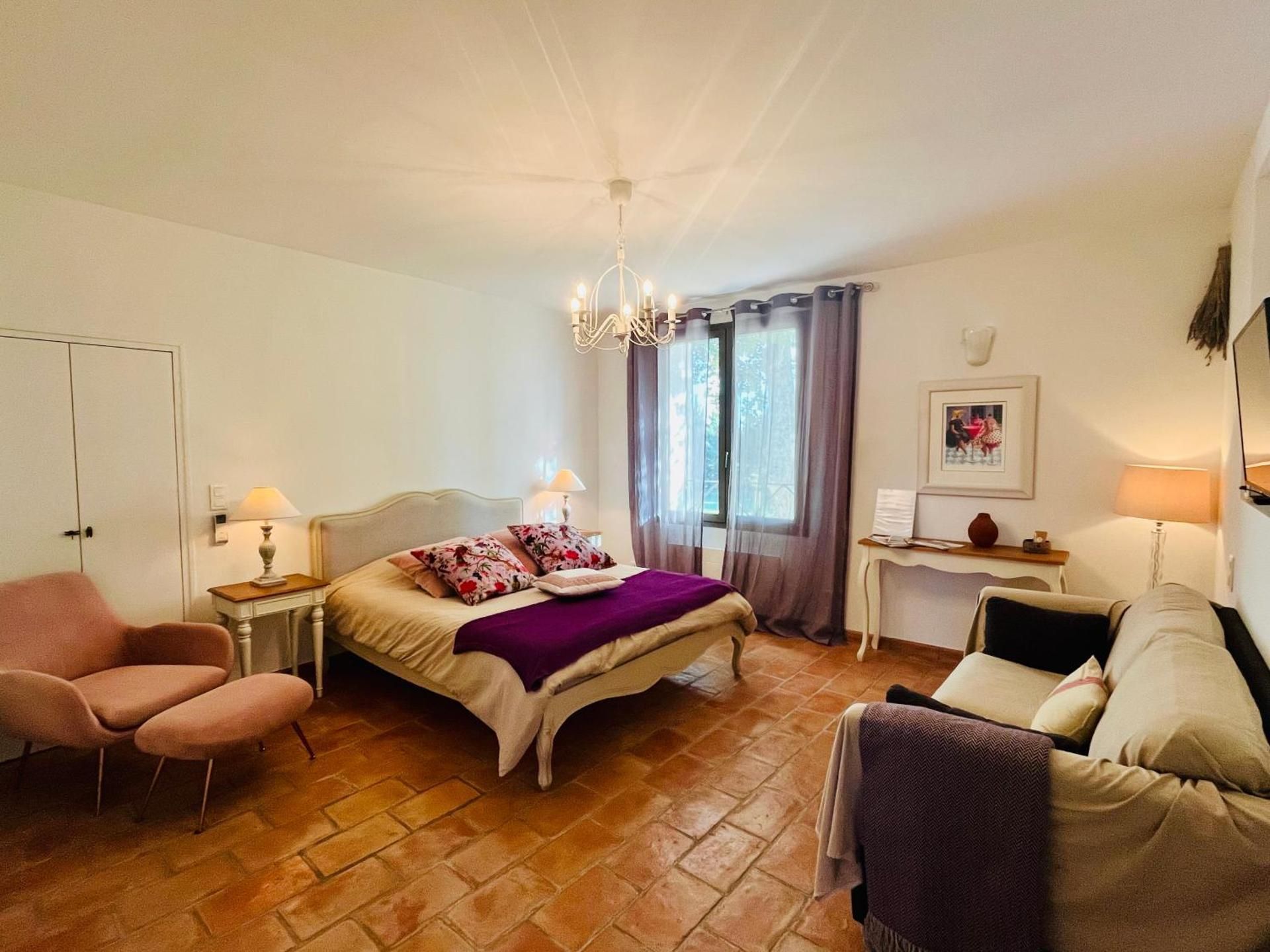 Queen Suite
