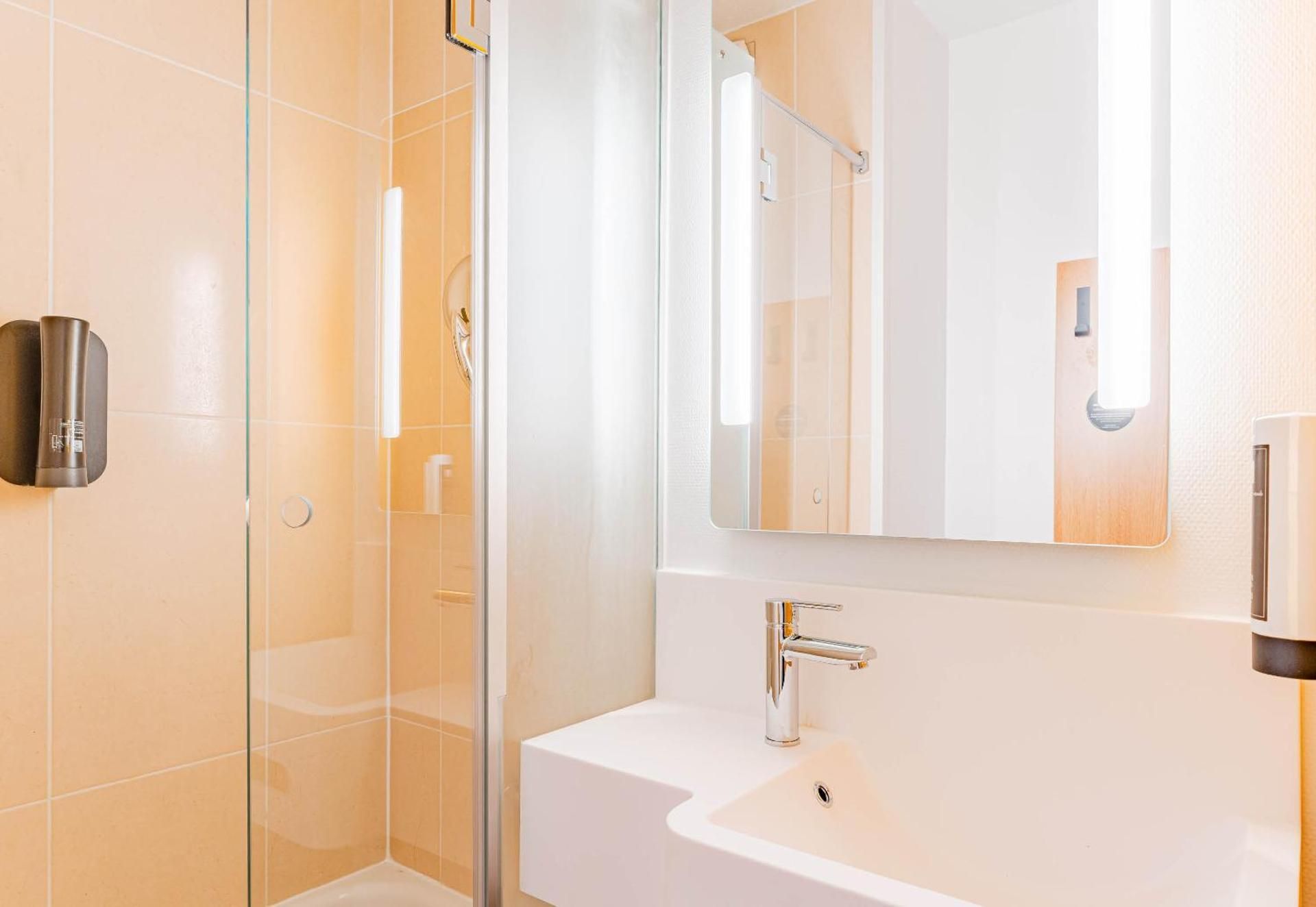 B&B HOTEL Poitiers 3 Futuroscope Twin Room 3