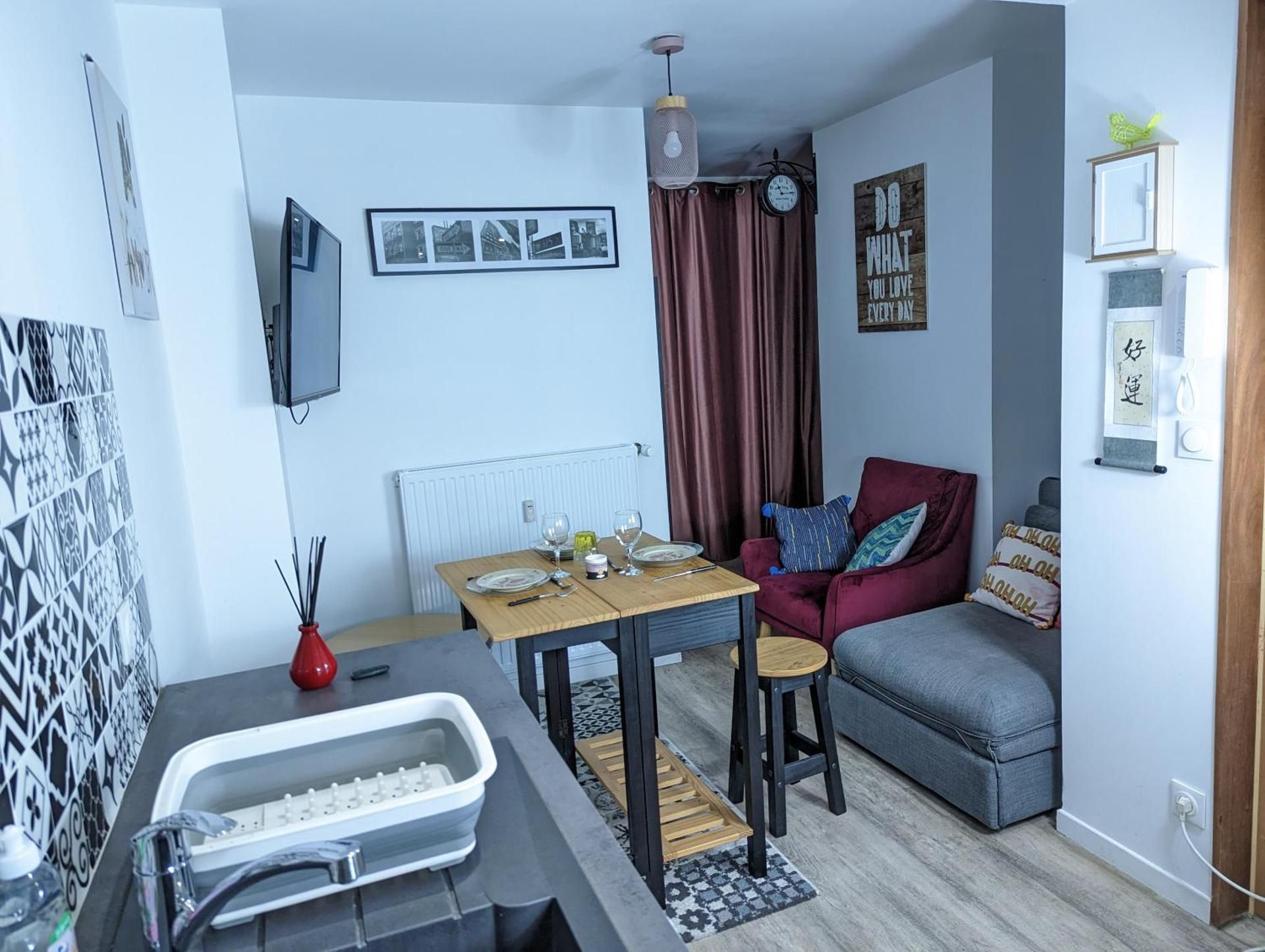 One-Bedroom Apartment