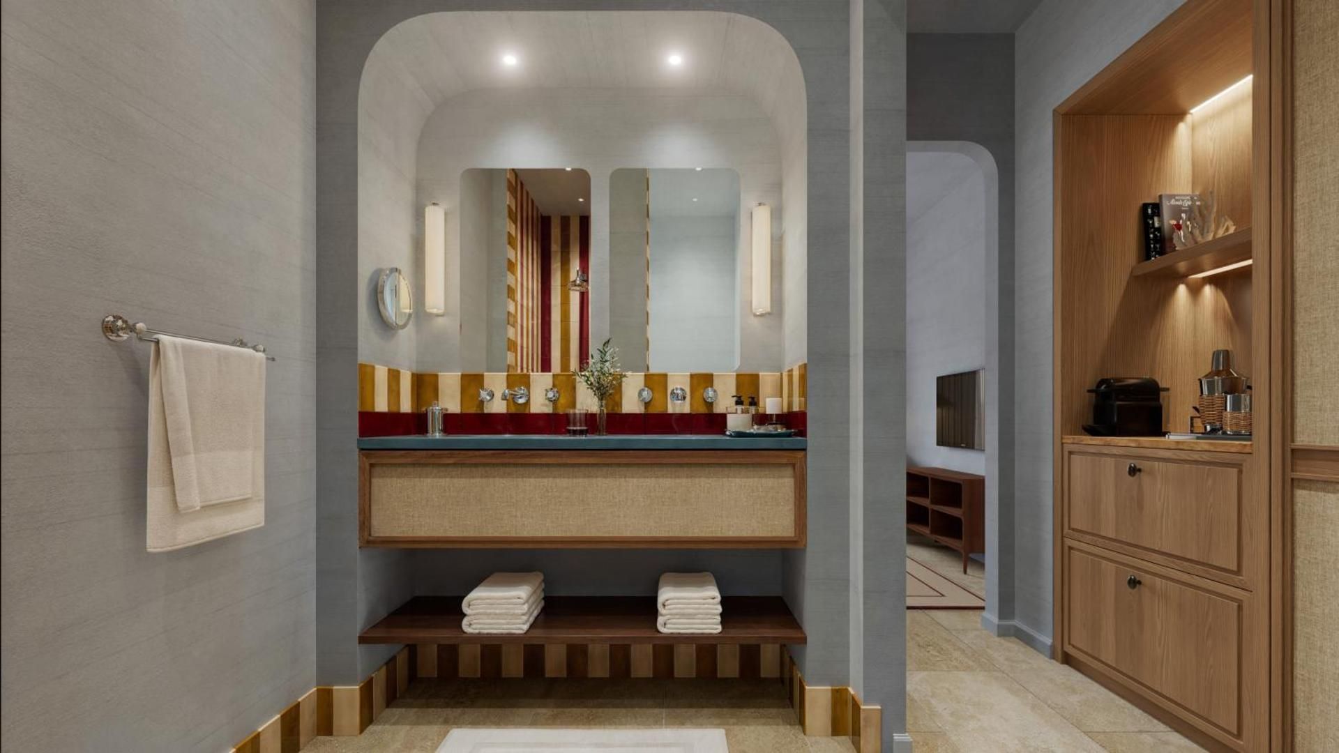 Cloister Junior Suite with Garden