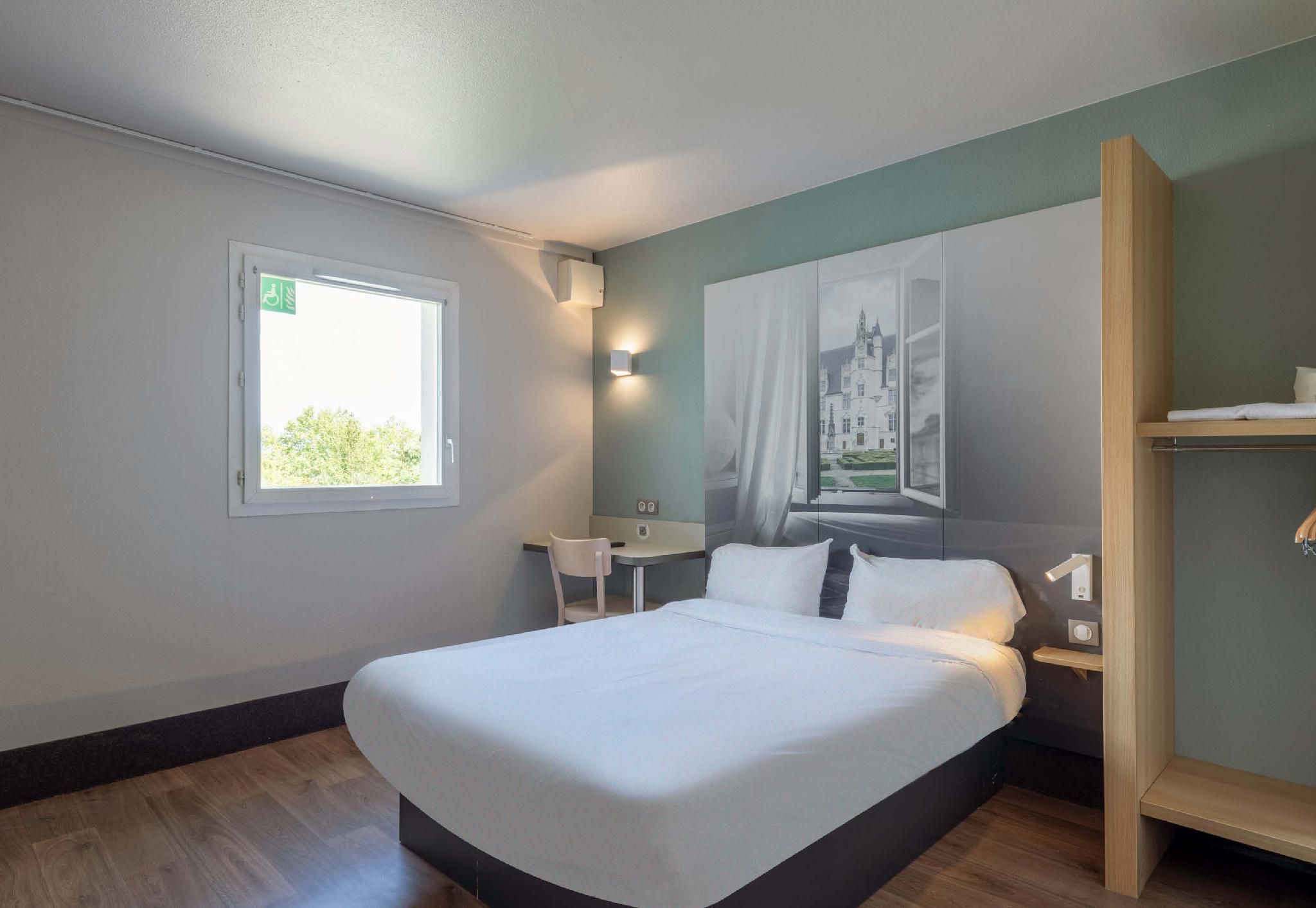 B&B HOTEL Beauvais Double Room - Disability Access 2