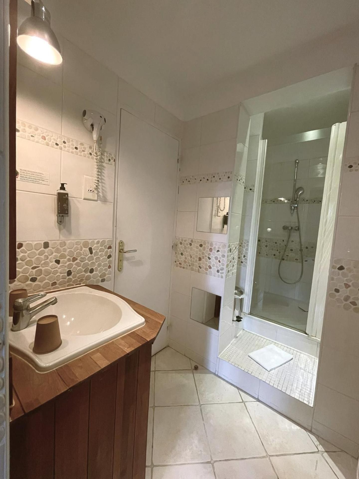 Hostellerie Du Lys Double or Twin Room 3