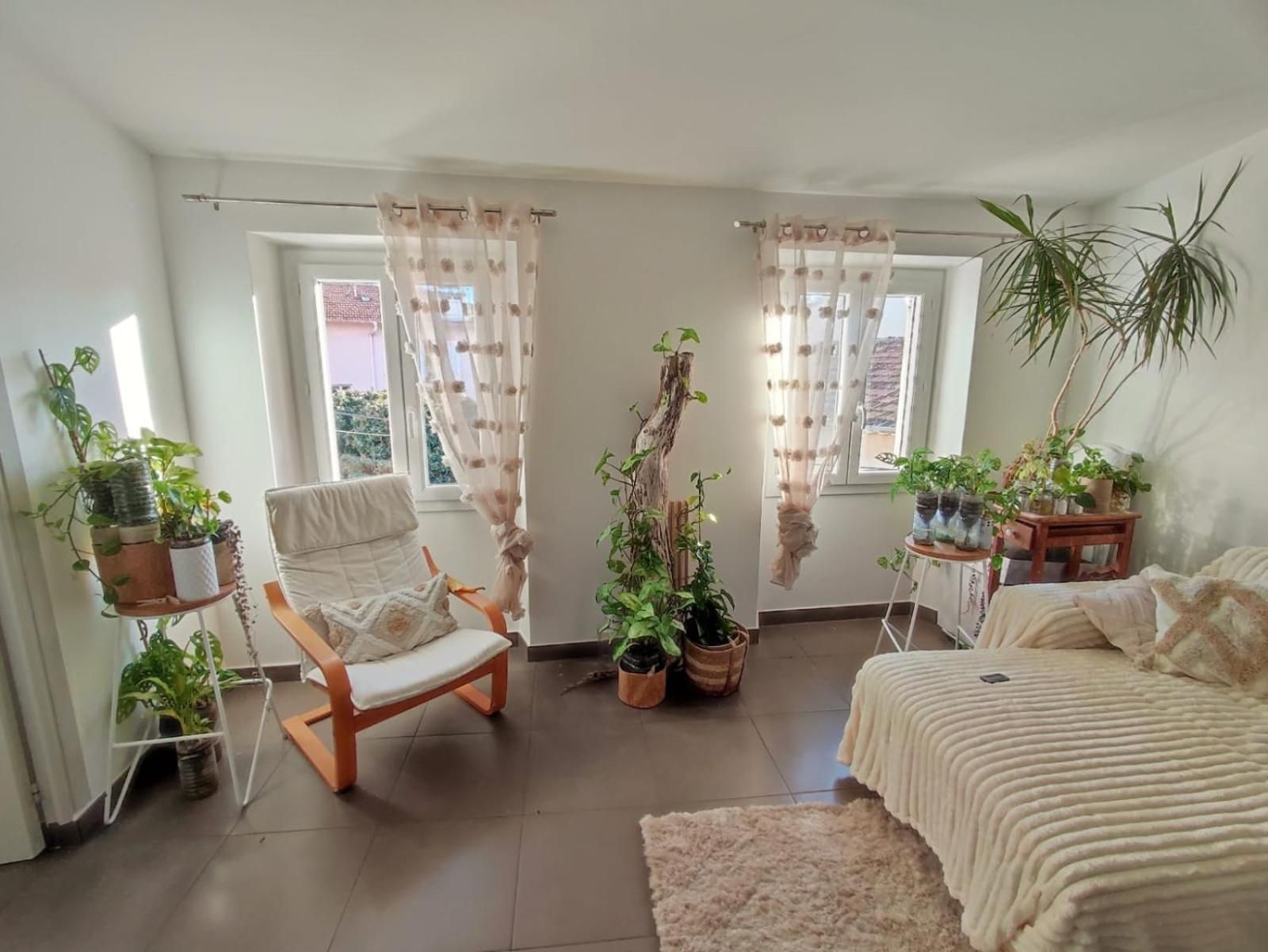 shared lounge/tv area