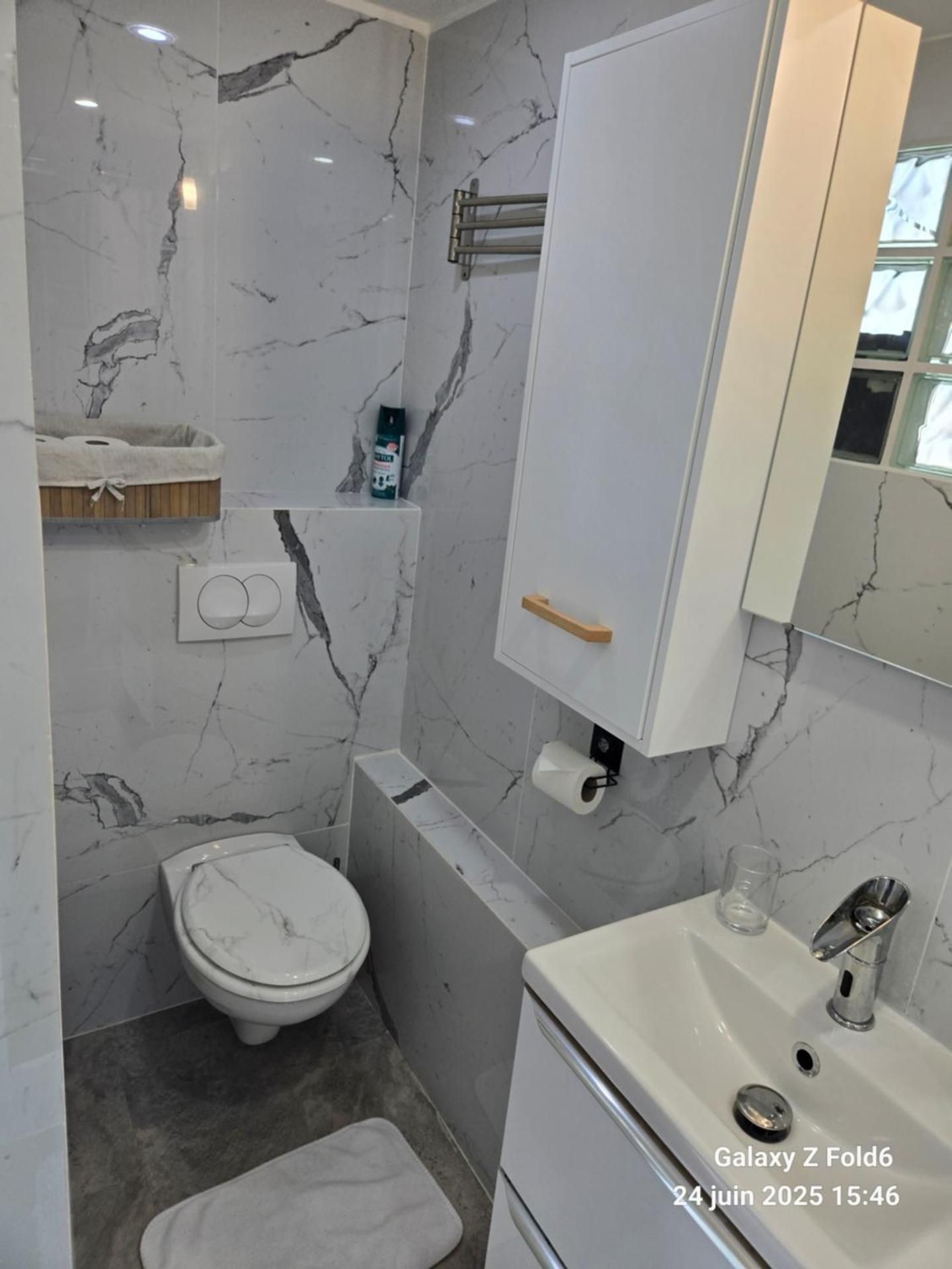 Studio with Mountain View