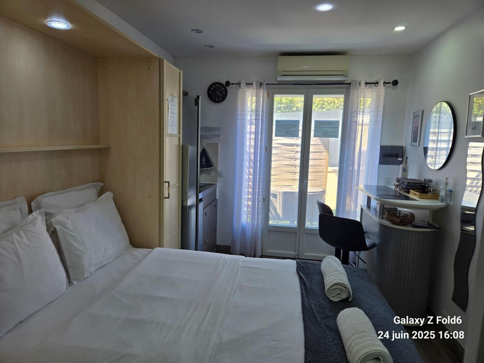 4 logements a La Trinite proche de Nice 15 mn, Monaco 20 mn et l'Italie 30 mn 2 Chambres et 2 Studio Studio 2