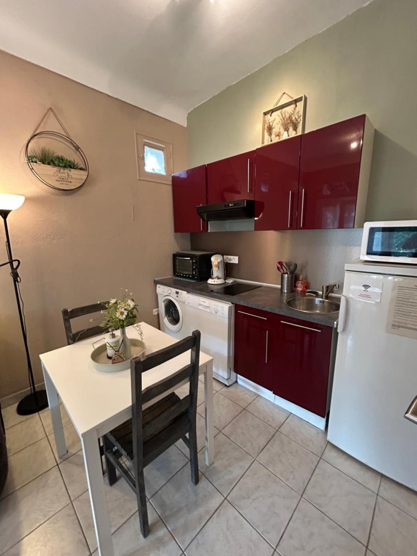One-Bedroom Apartment