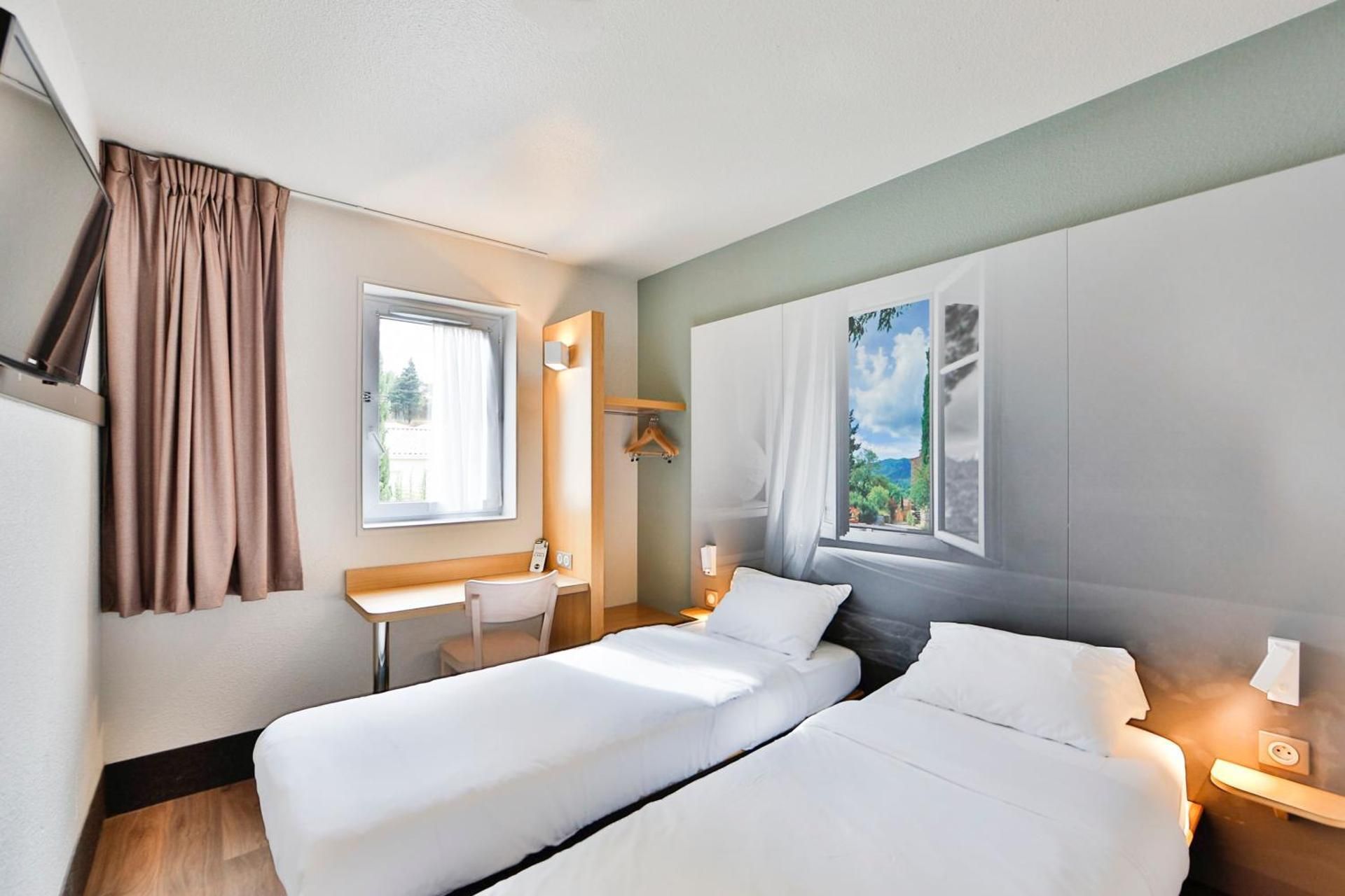 Twin Room - Non-Smoking