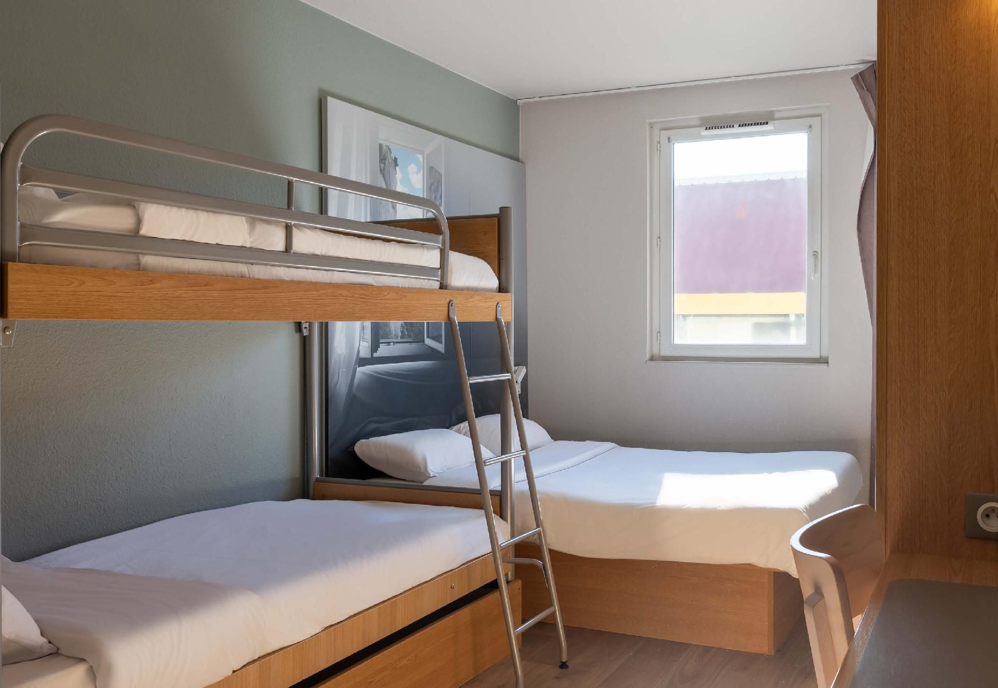 Quadruple Room - Non-Smoking