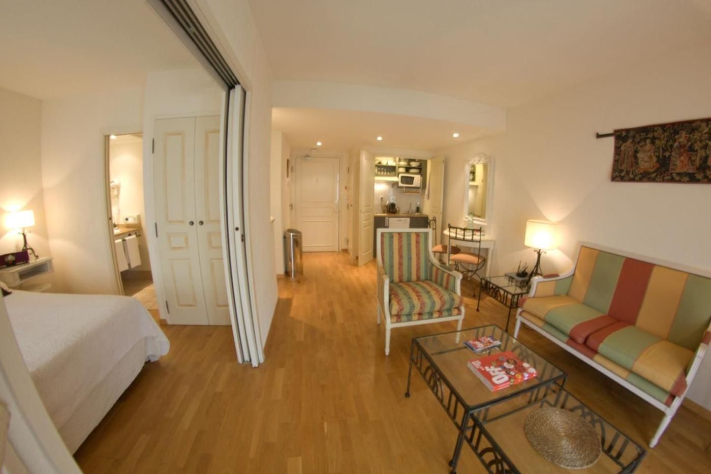 One-Bedroom Apartment