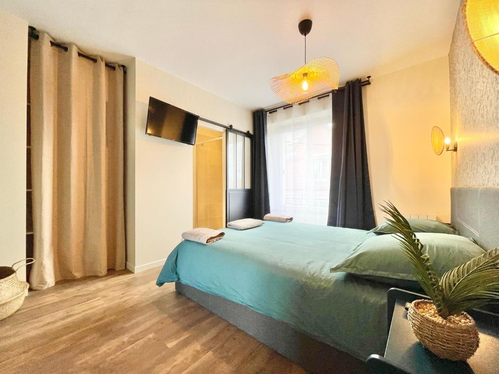 Deluxe Apartment