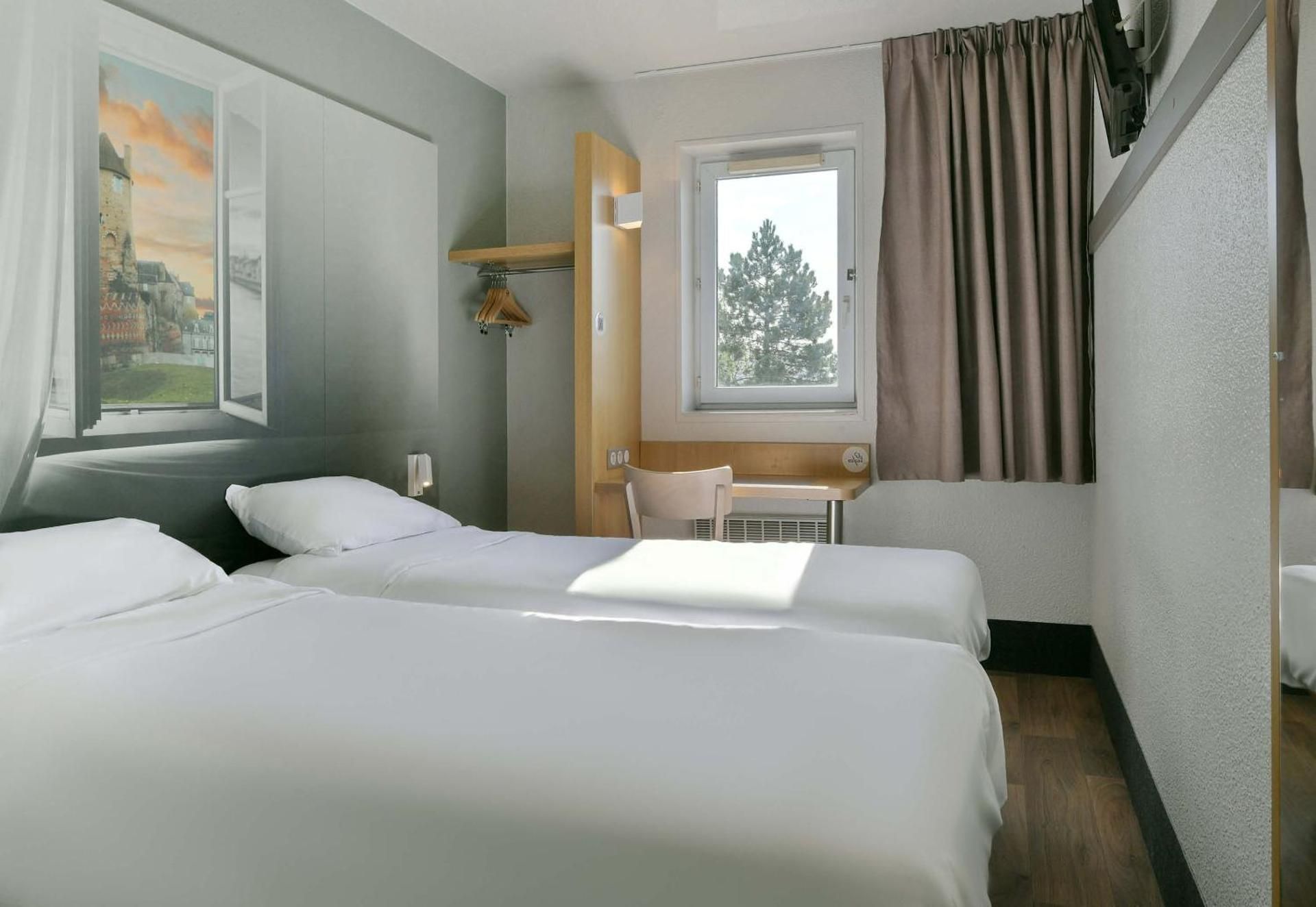 Twin Room - Non-Smoking