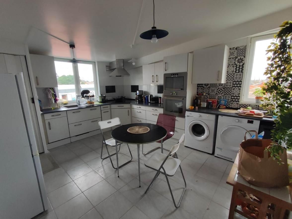 Four-Bedroom Deluxe Apartment