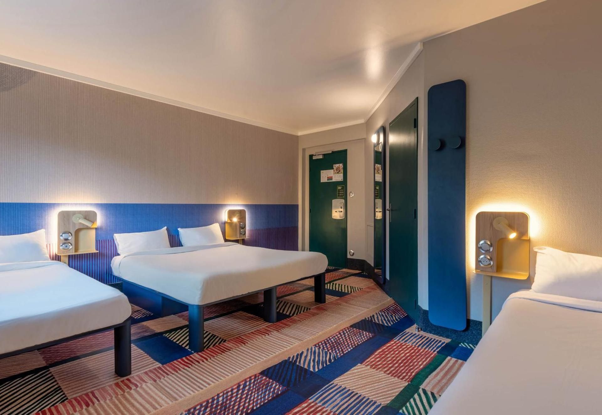 B&B HOTEL Brest Port du Moulin Blanc Quadruple Room 2