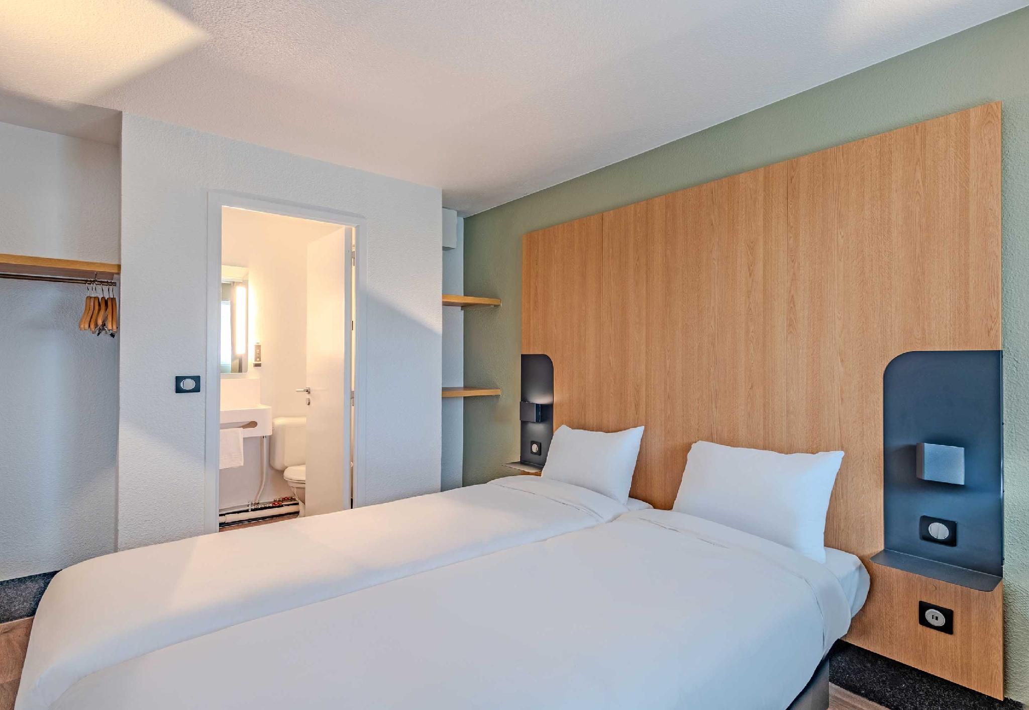 Twin Room - Non-Smoking