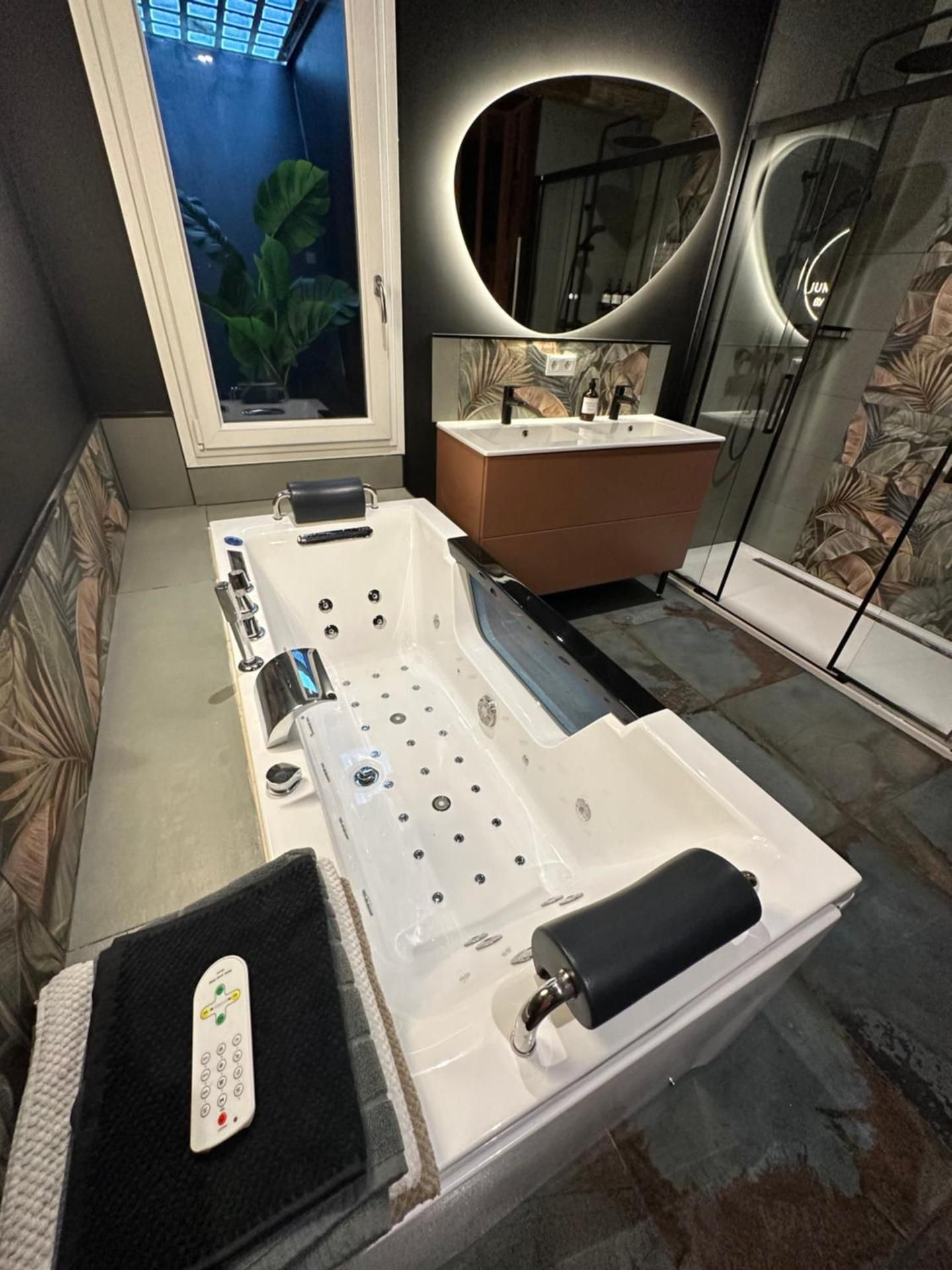 Double Room with Spa Bath