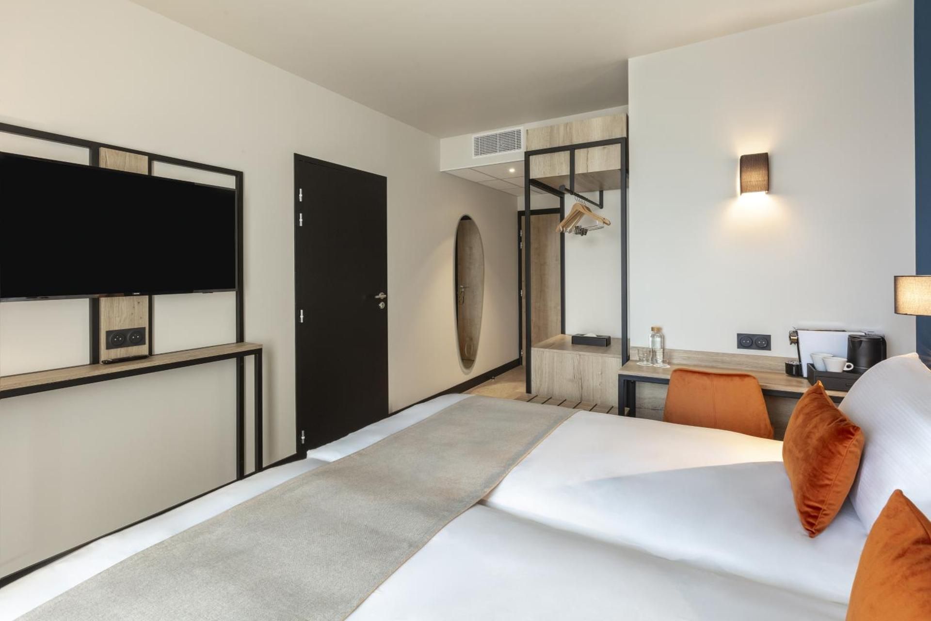 Standard Twin Room - Non-Smoking