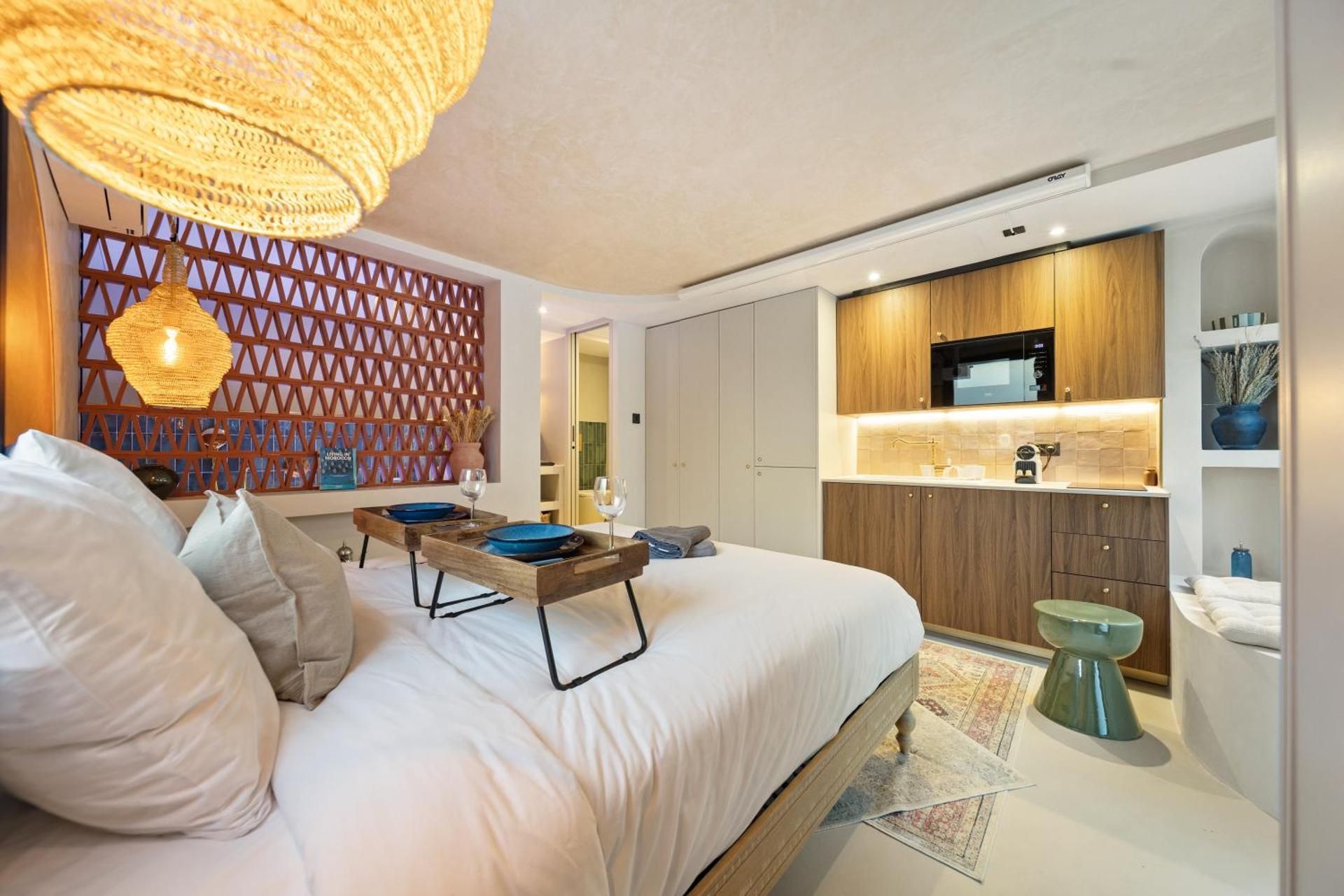 Studio with Spa Bath