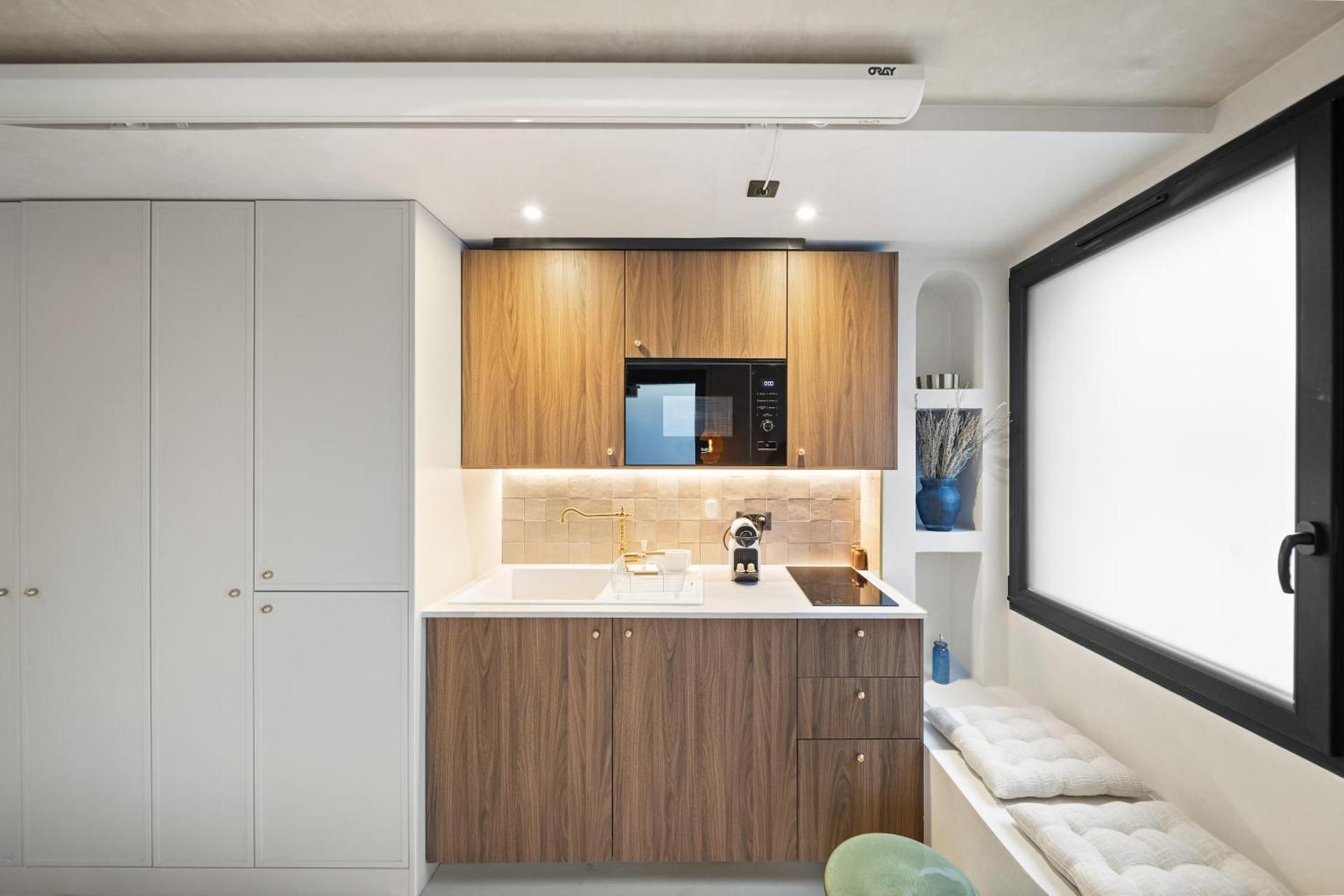 Studio with Spa Bath