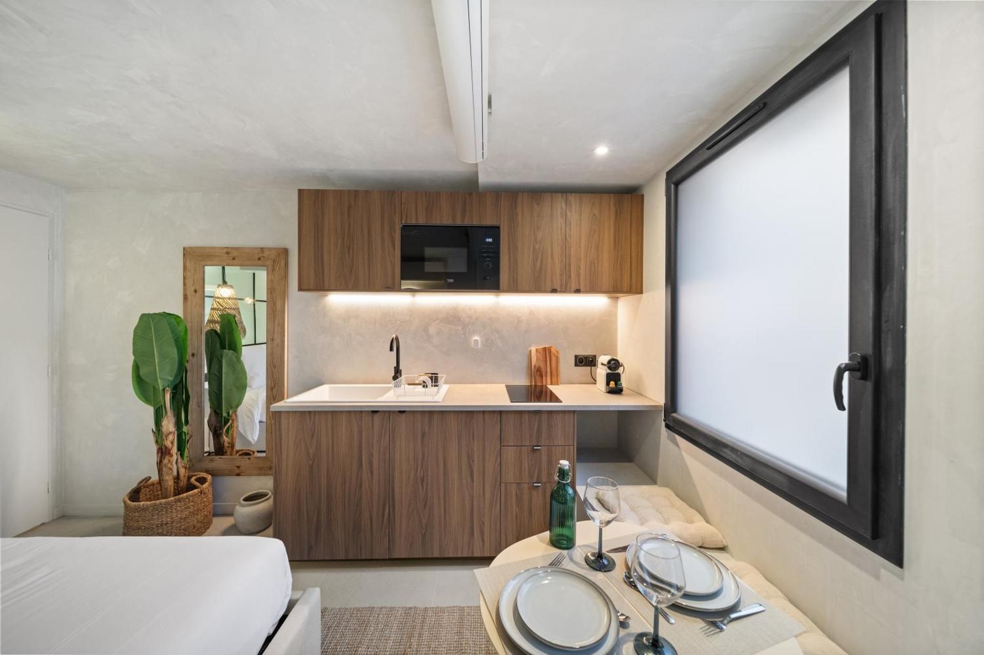 Queen Suite with Spa Bath
