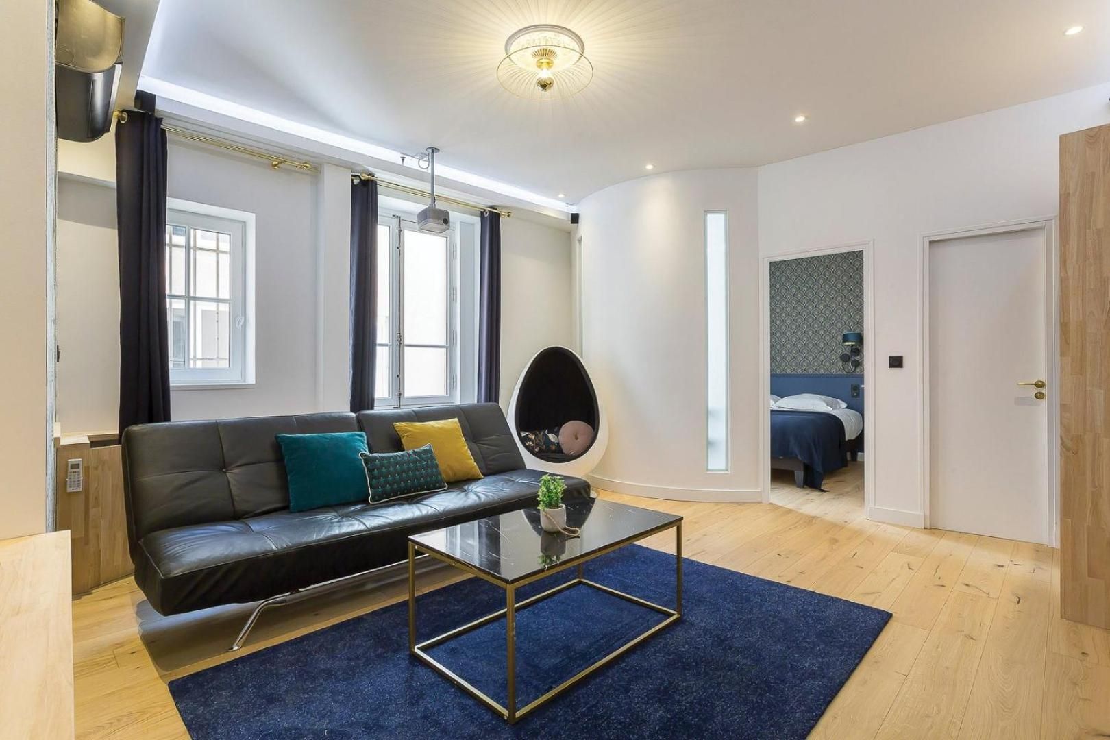 One-Bedroom Apartment