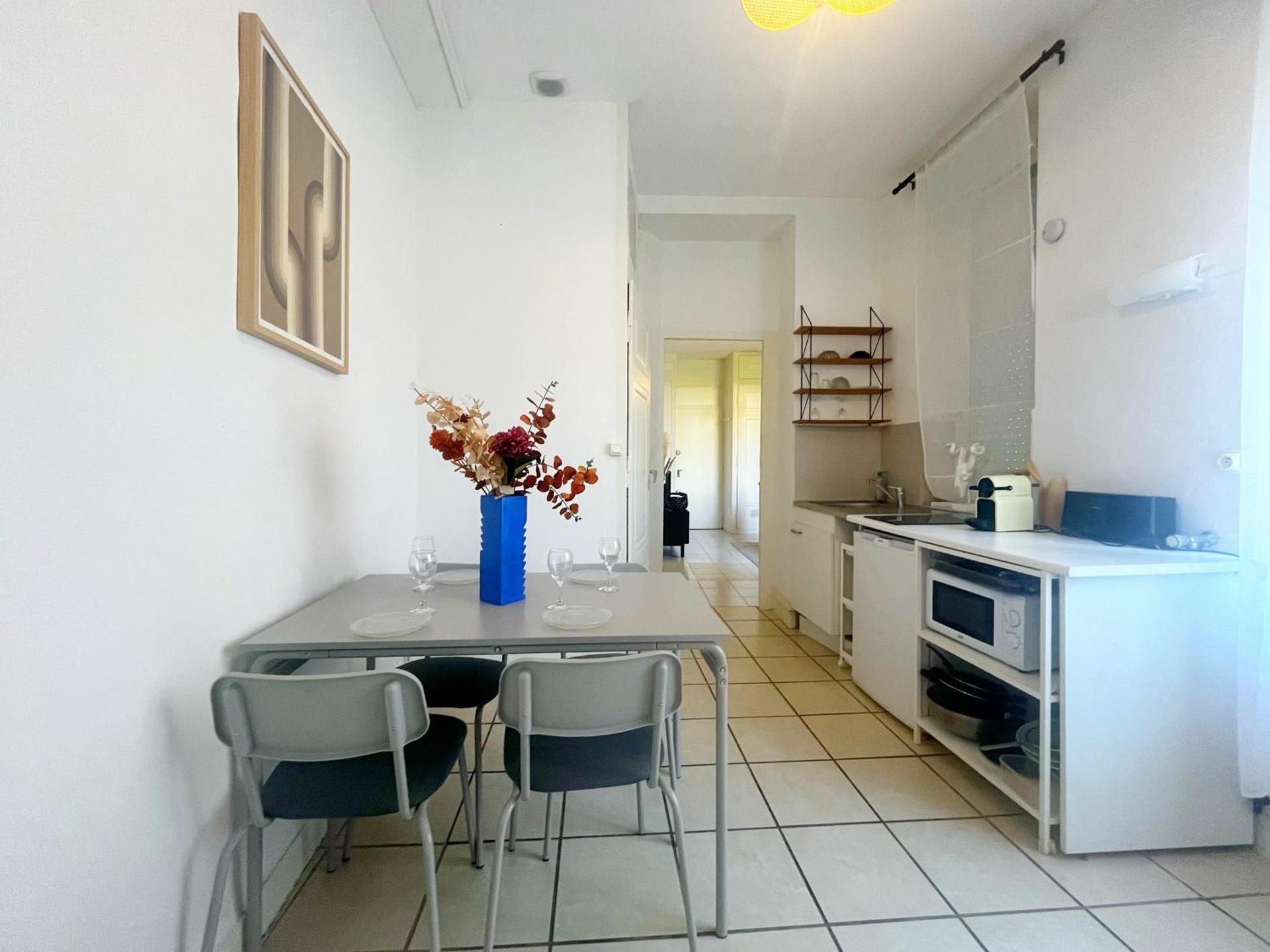 One-Bedroom Apartment