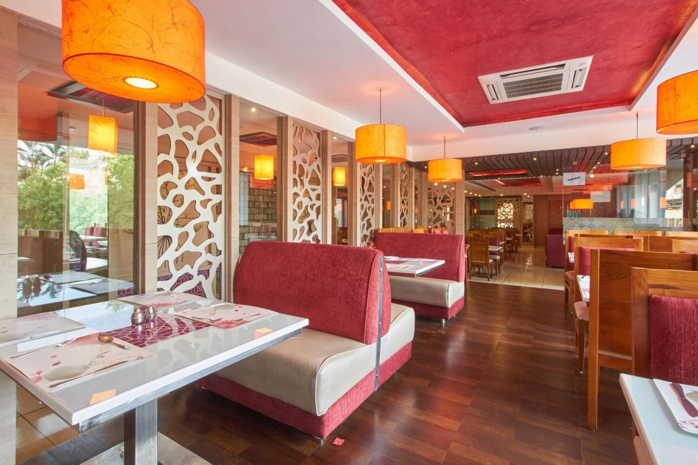 undefined Hotel Oriental Towers 4