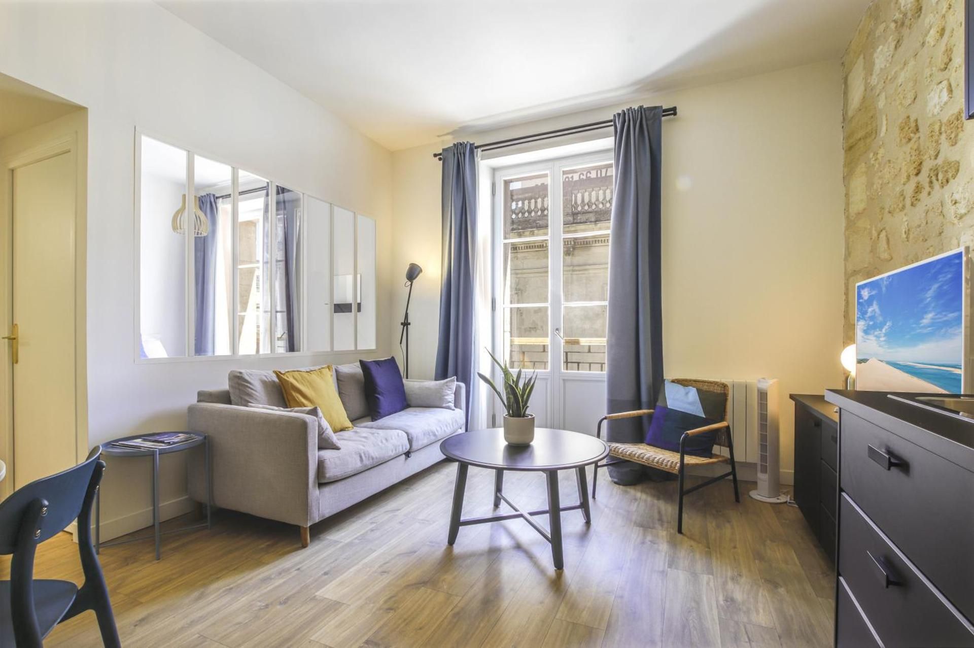 One-Bedroom Apartment