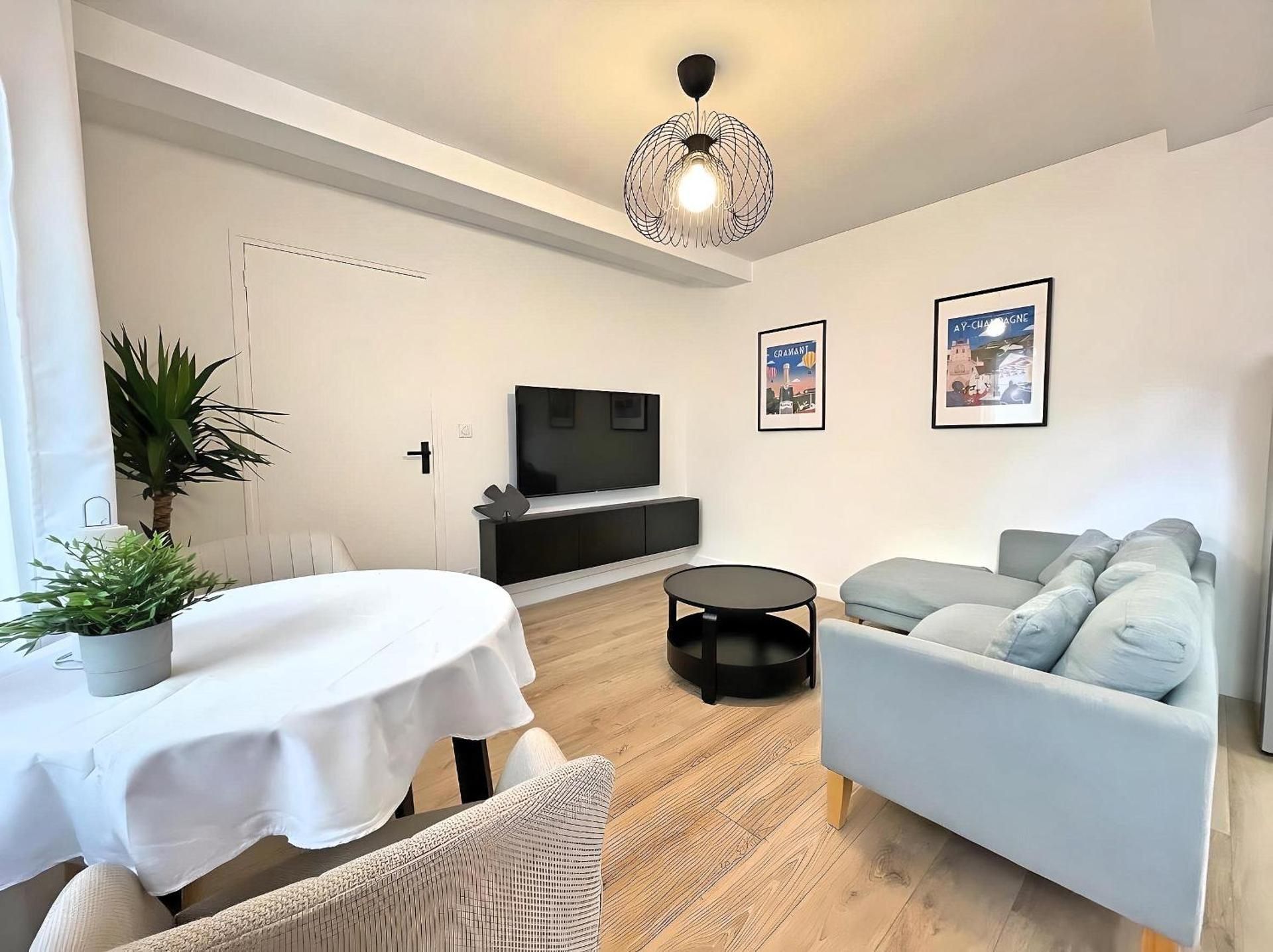 One-Bedroom Apartment